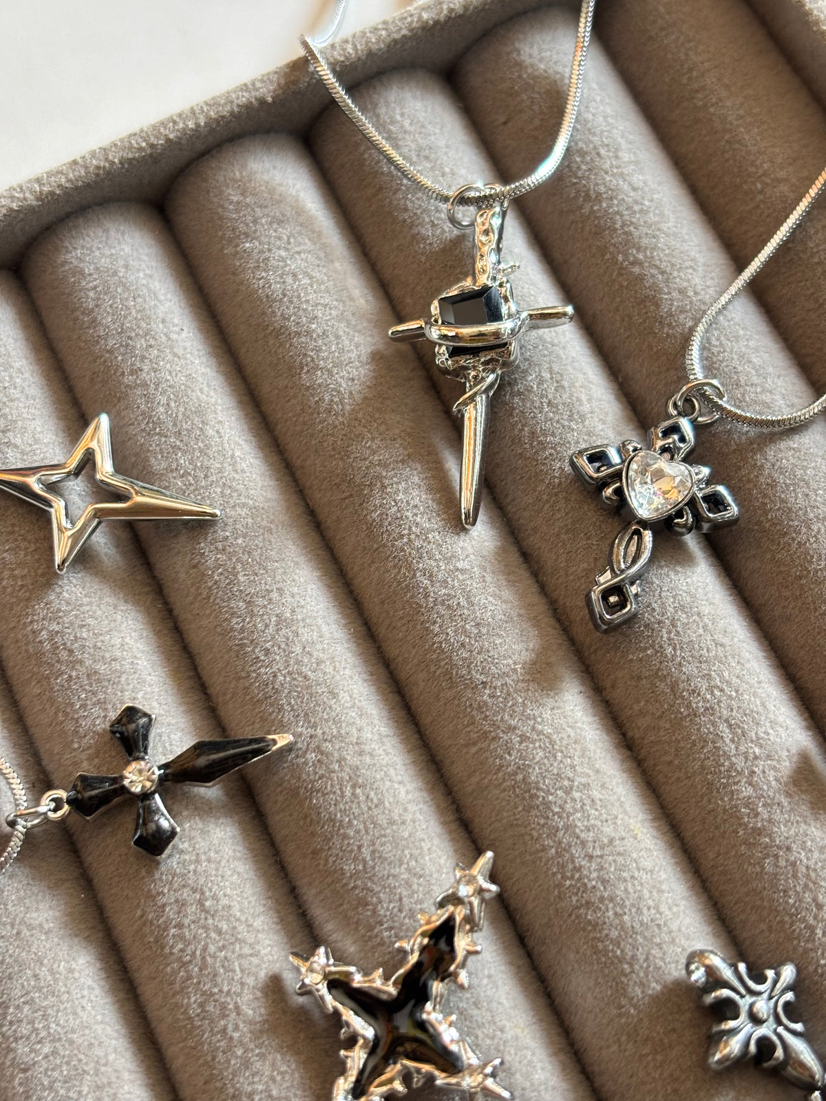 Unique cross chains