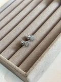 Dumbbell stud