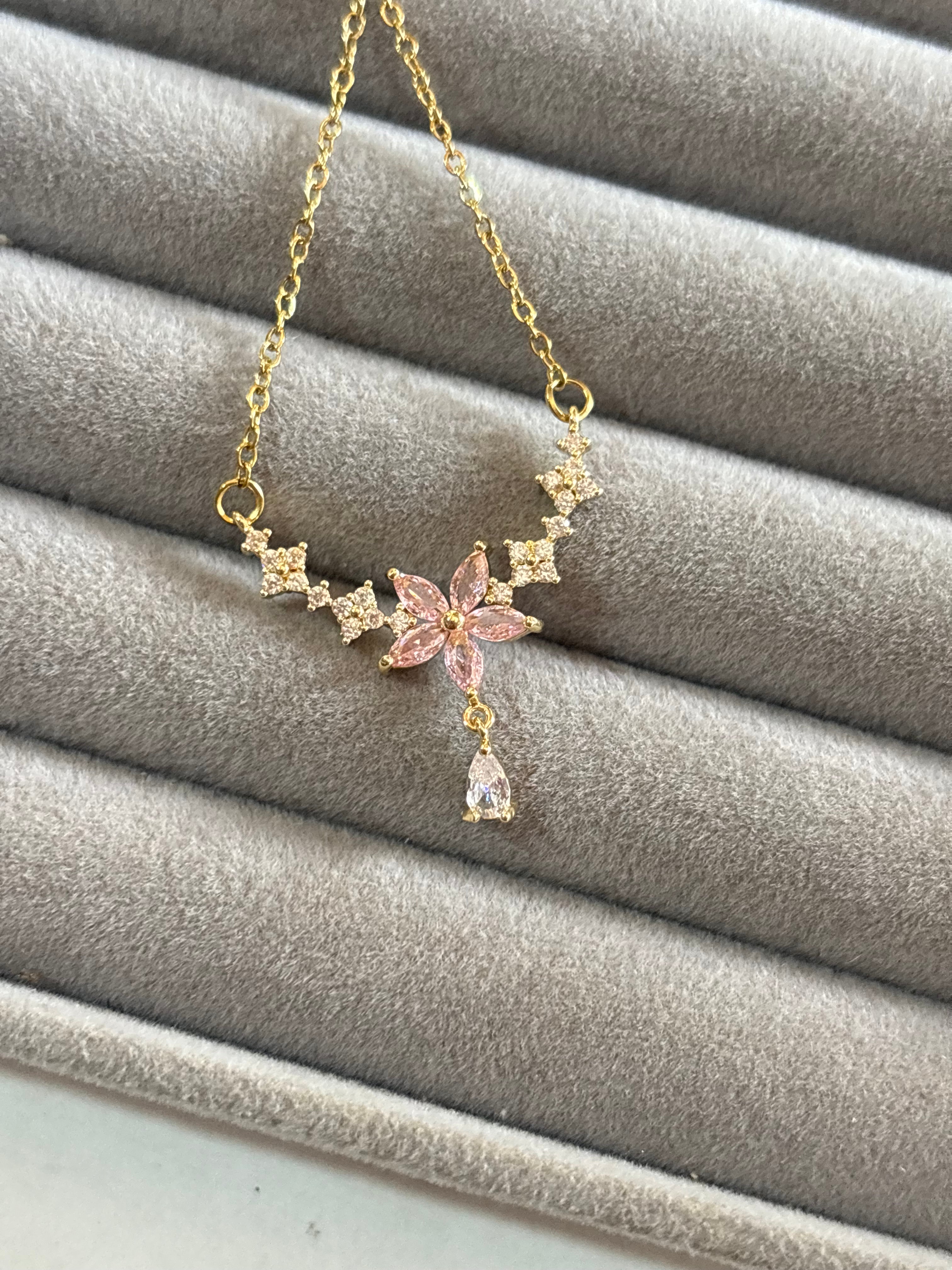 Blush bloom necklace