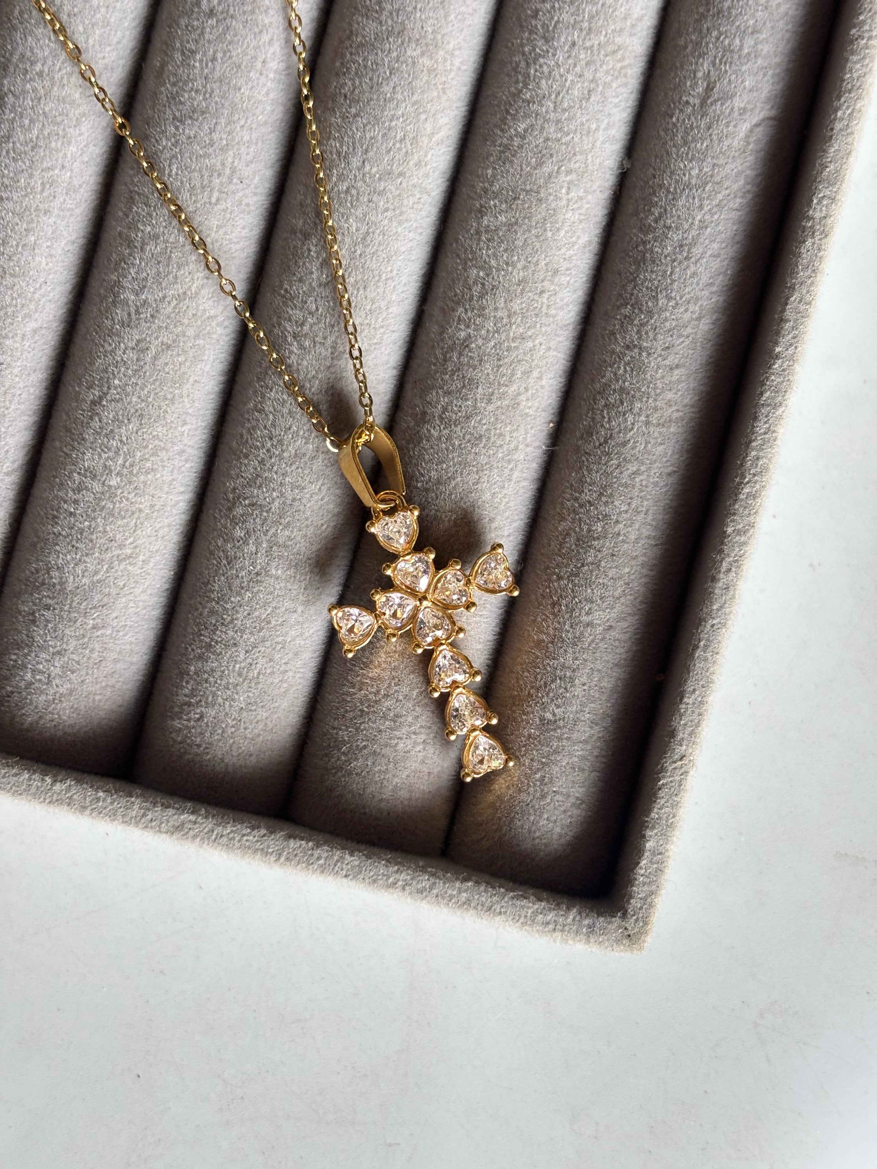 Cross pendant chain - Hirulythings