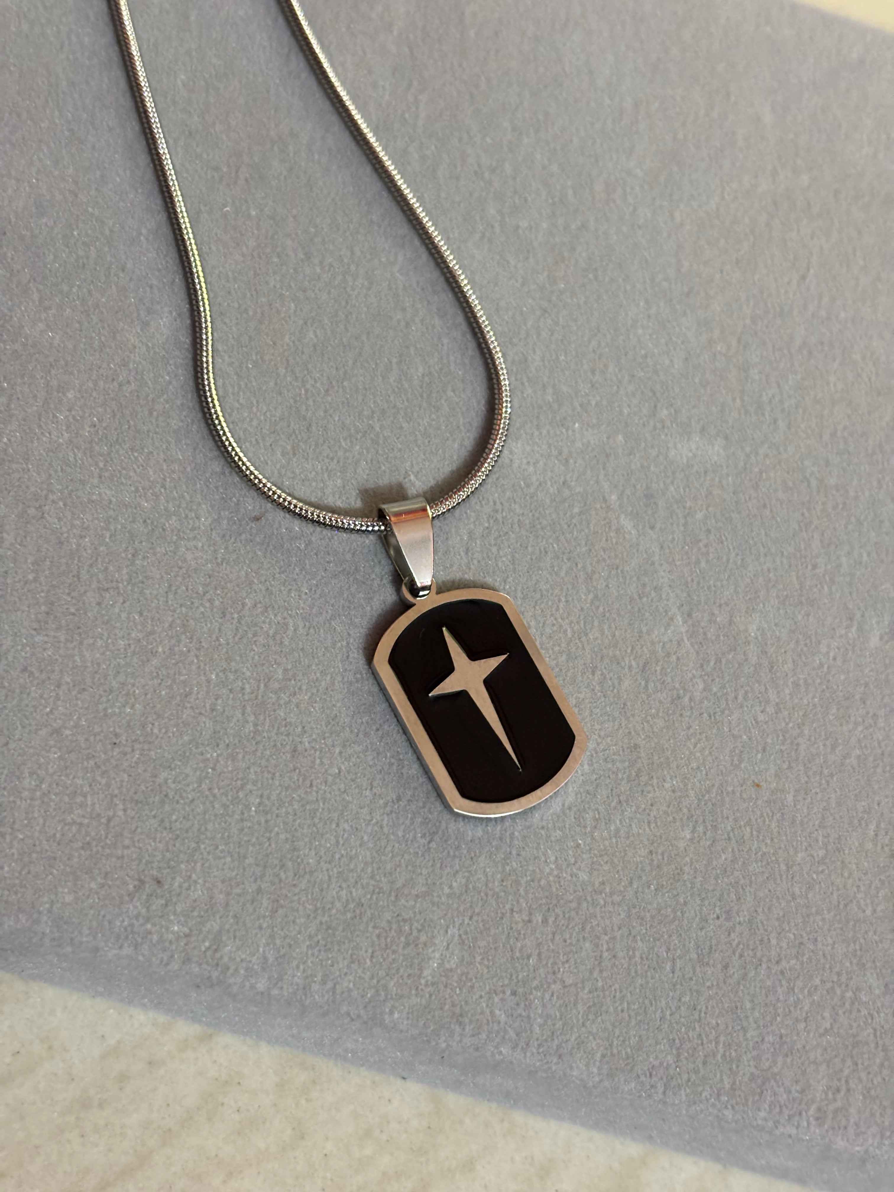 Cross pendant tag chain