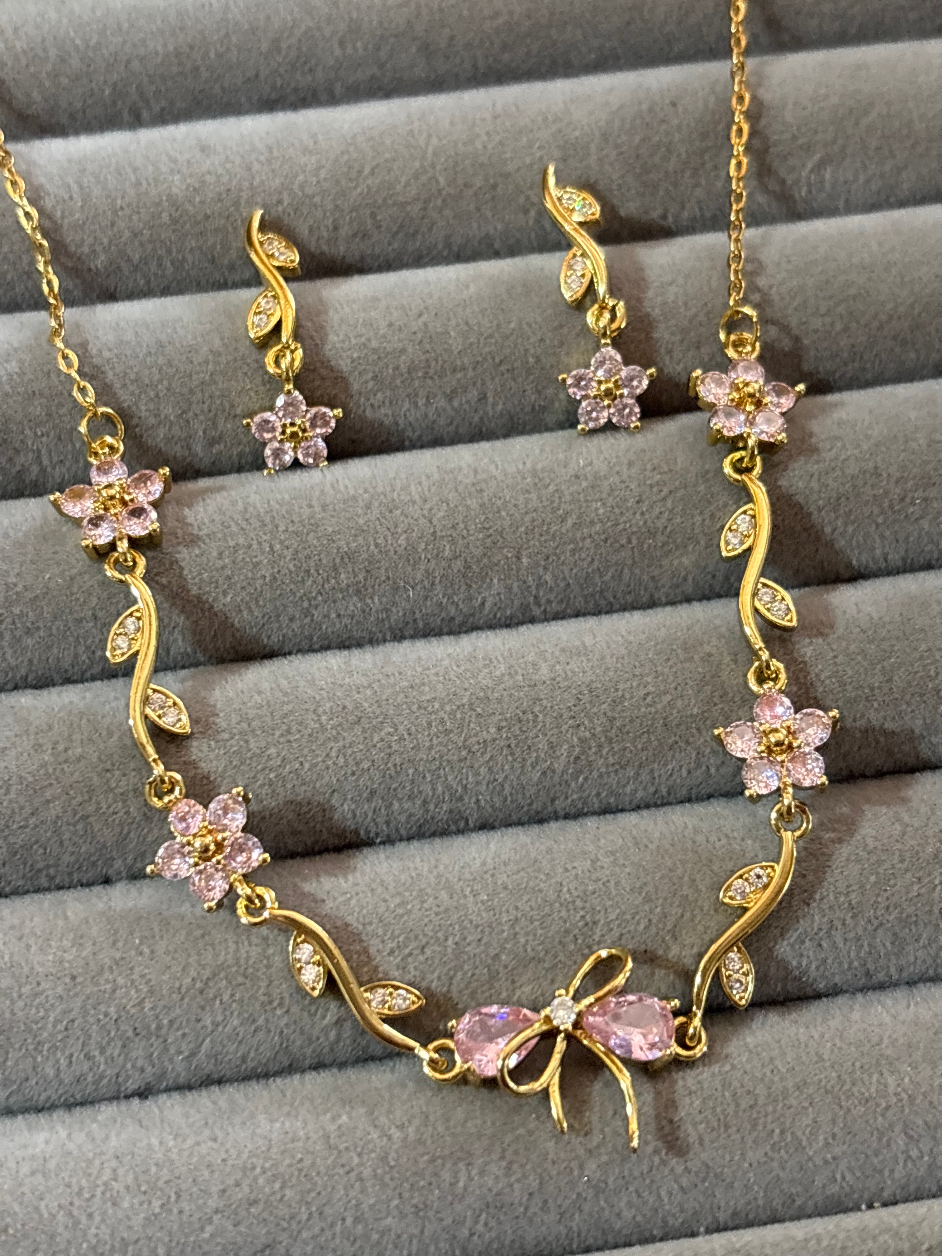 Bow and floral combo set