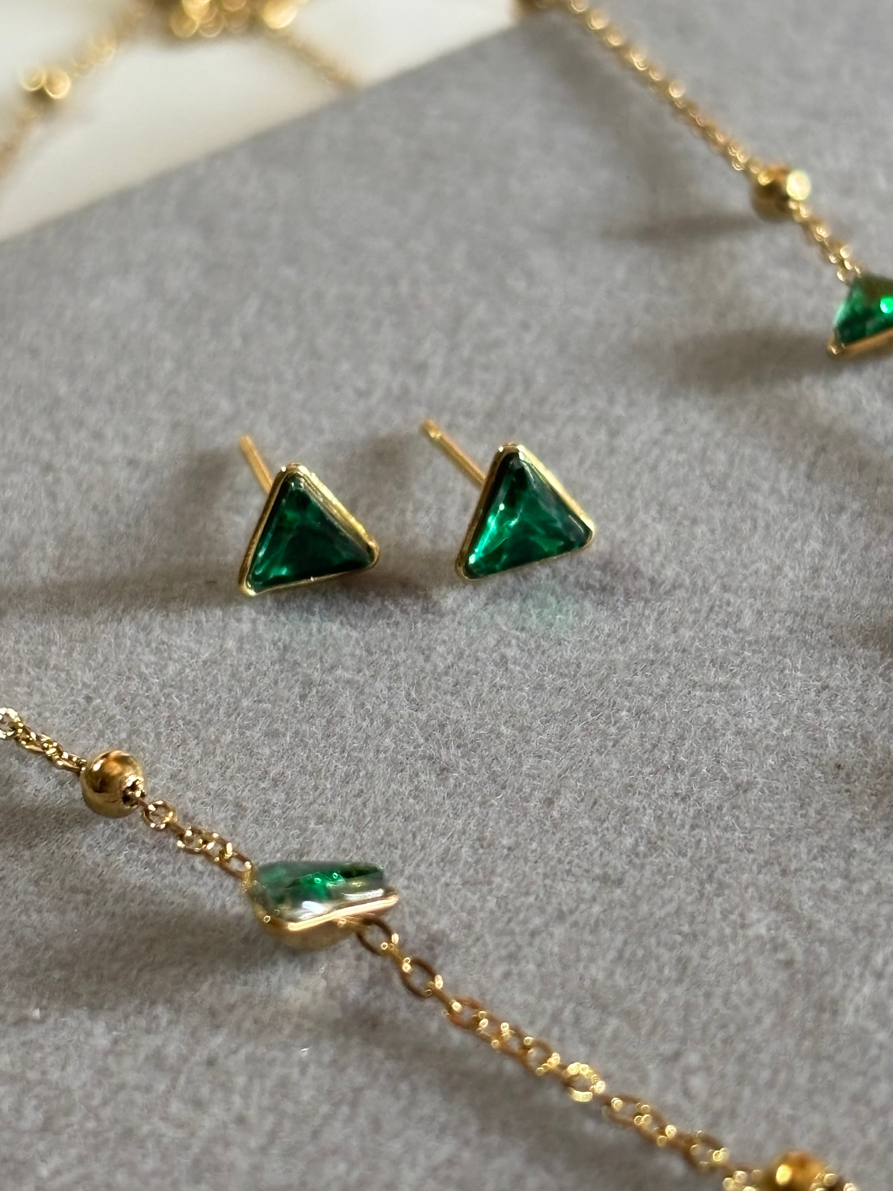 Pyramid emerald combo