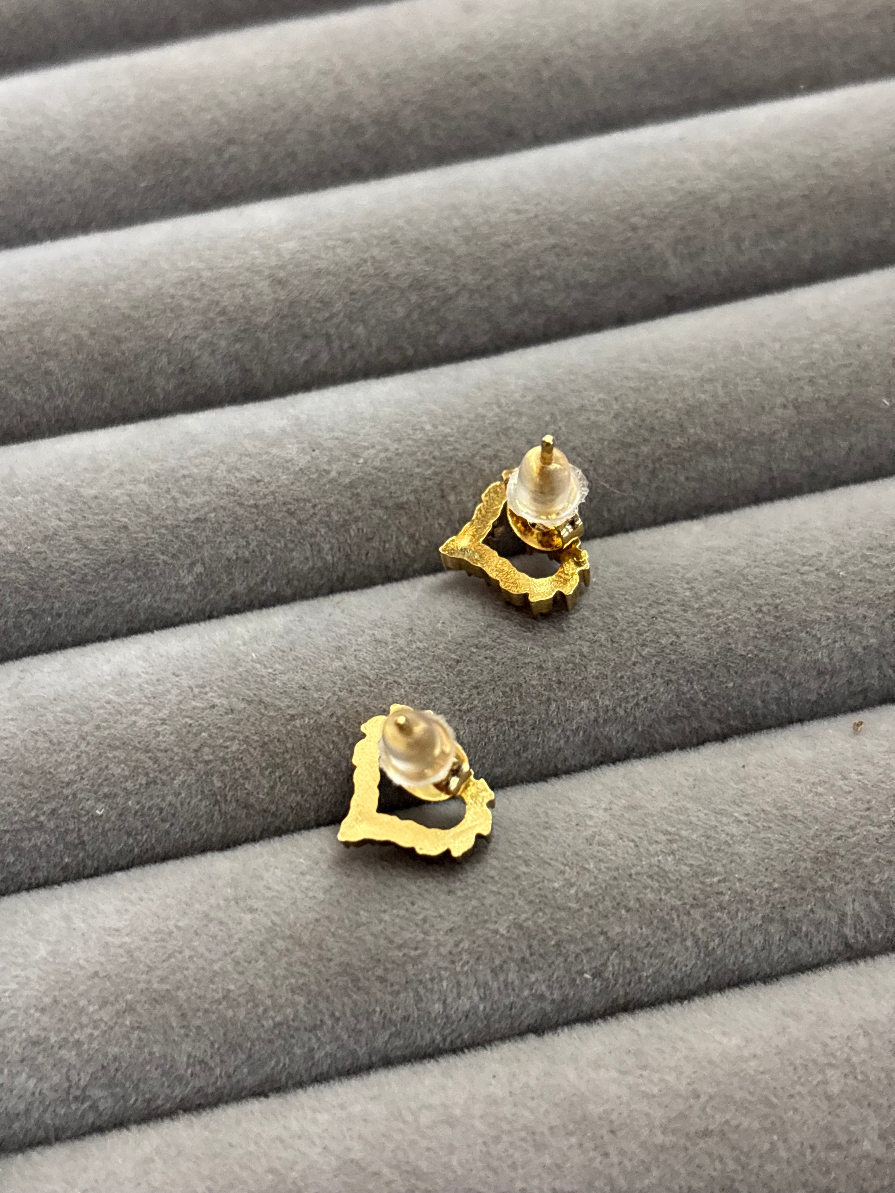 Studded hearts earrings