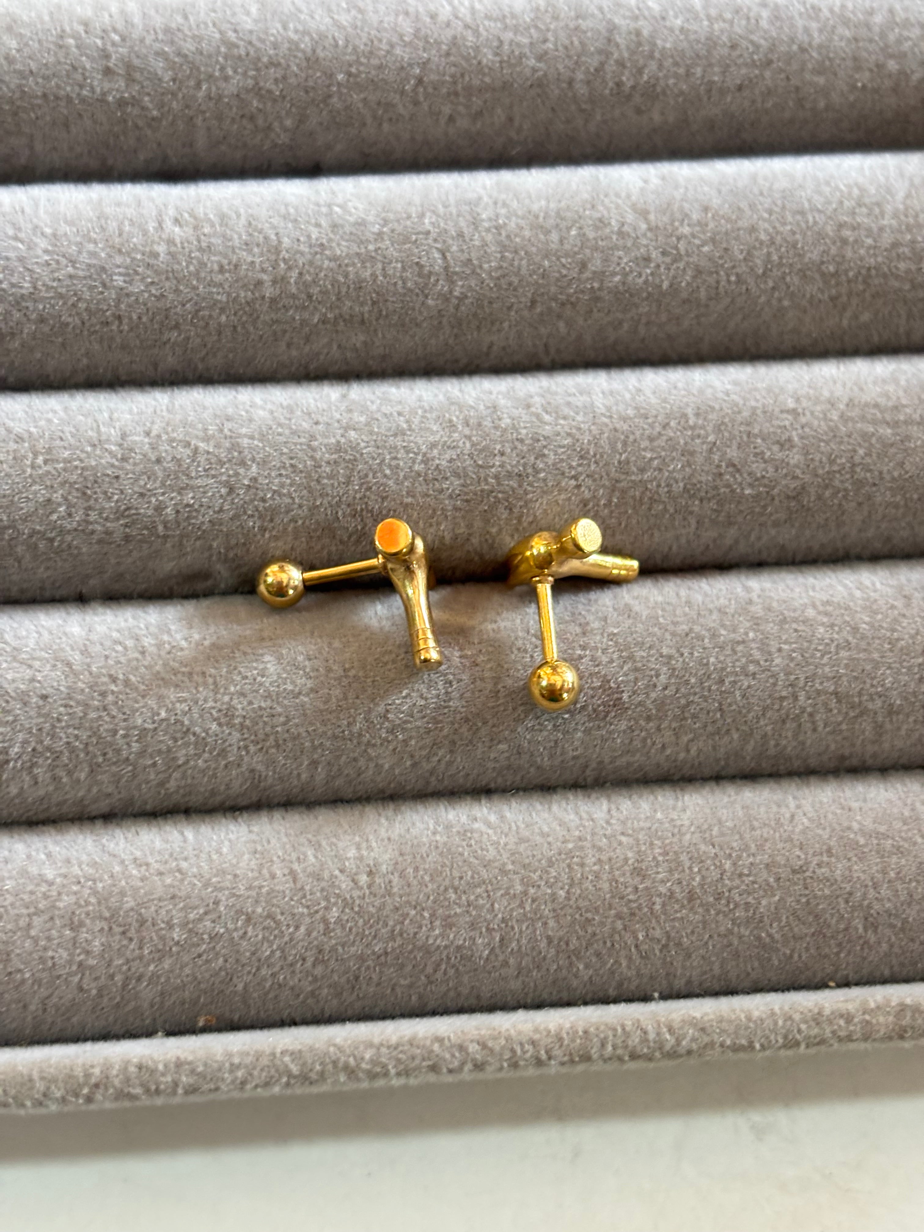 Hammer stud