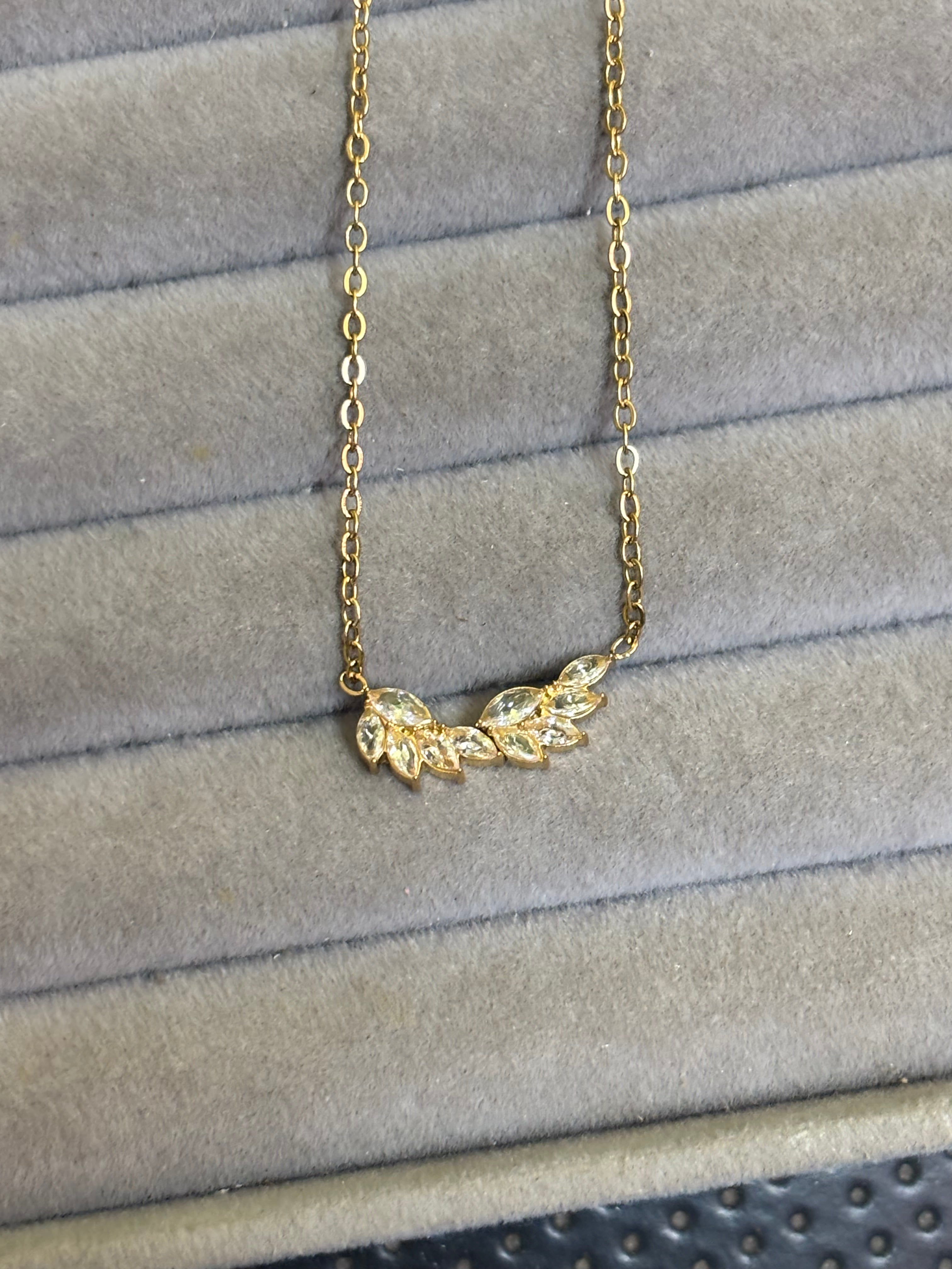 Aurelia Leaf Necklace
