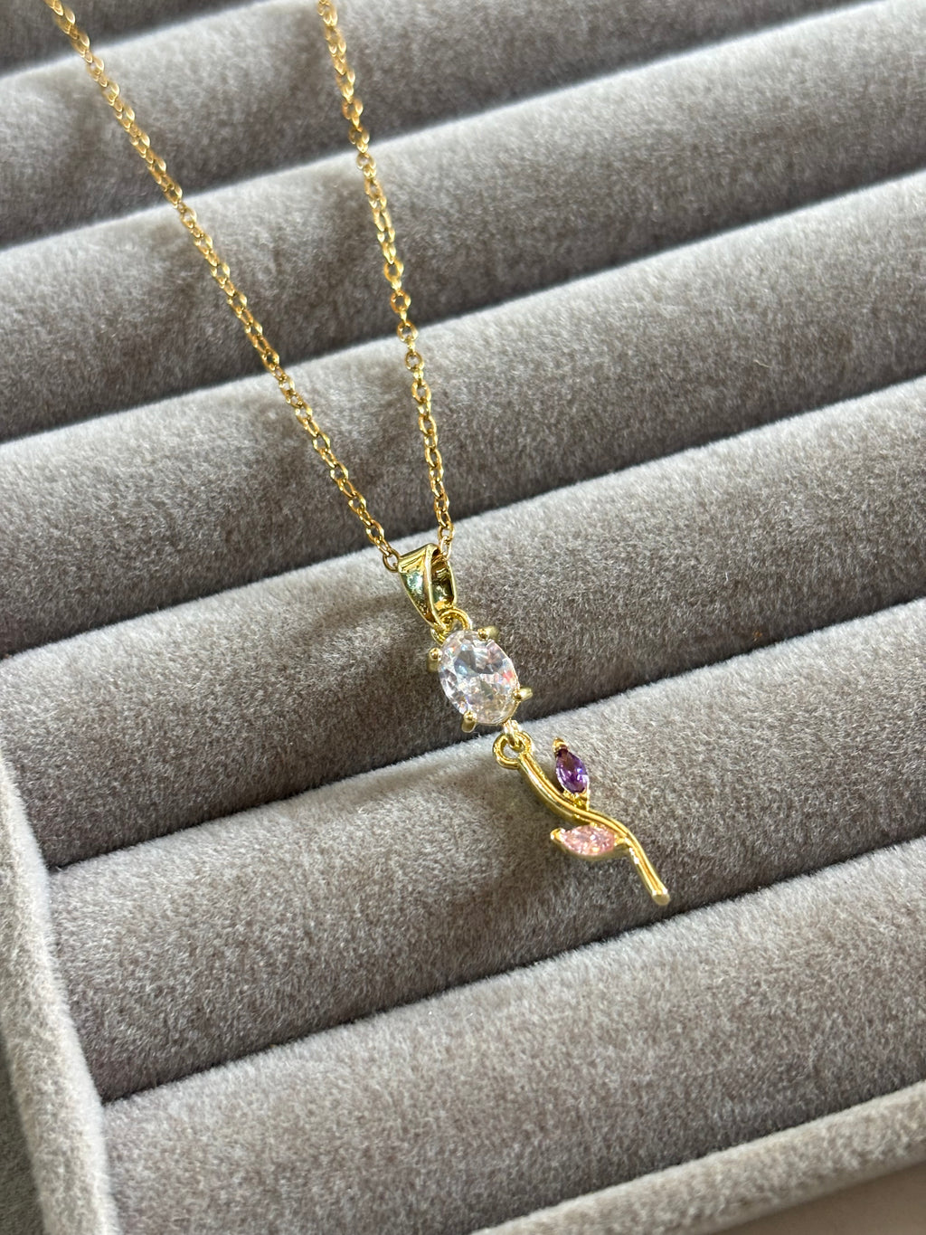 Tulip pendant necklace