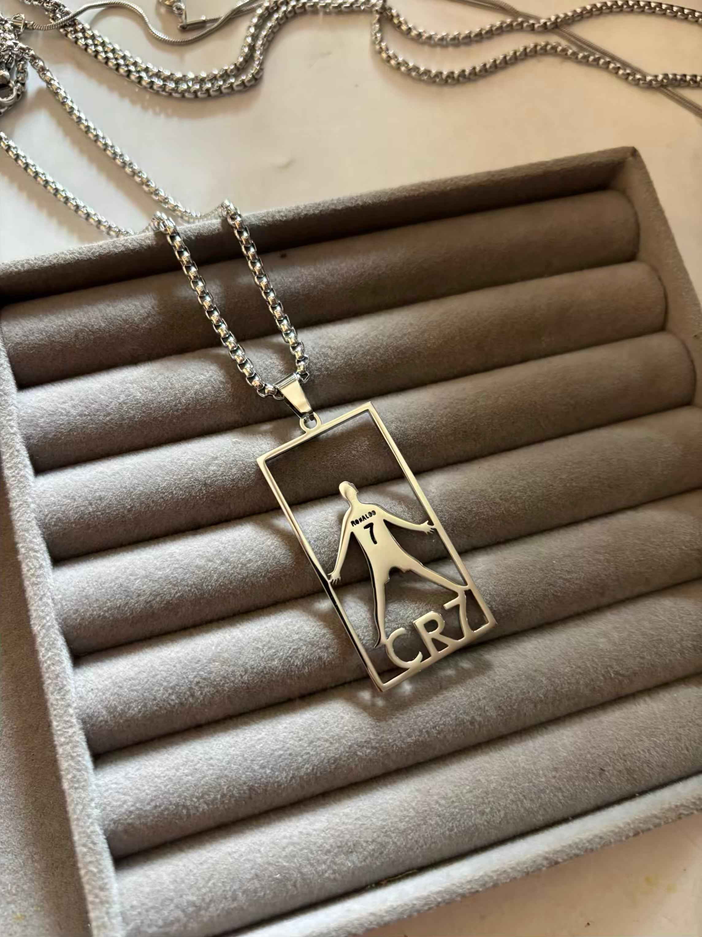 CR7 neckchain