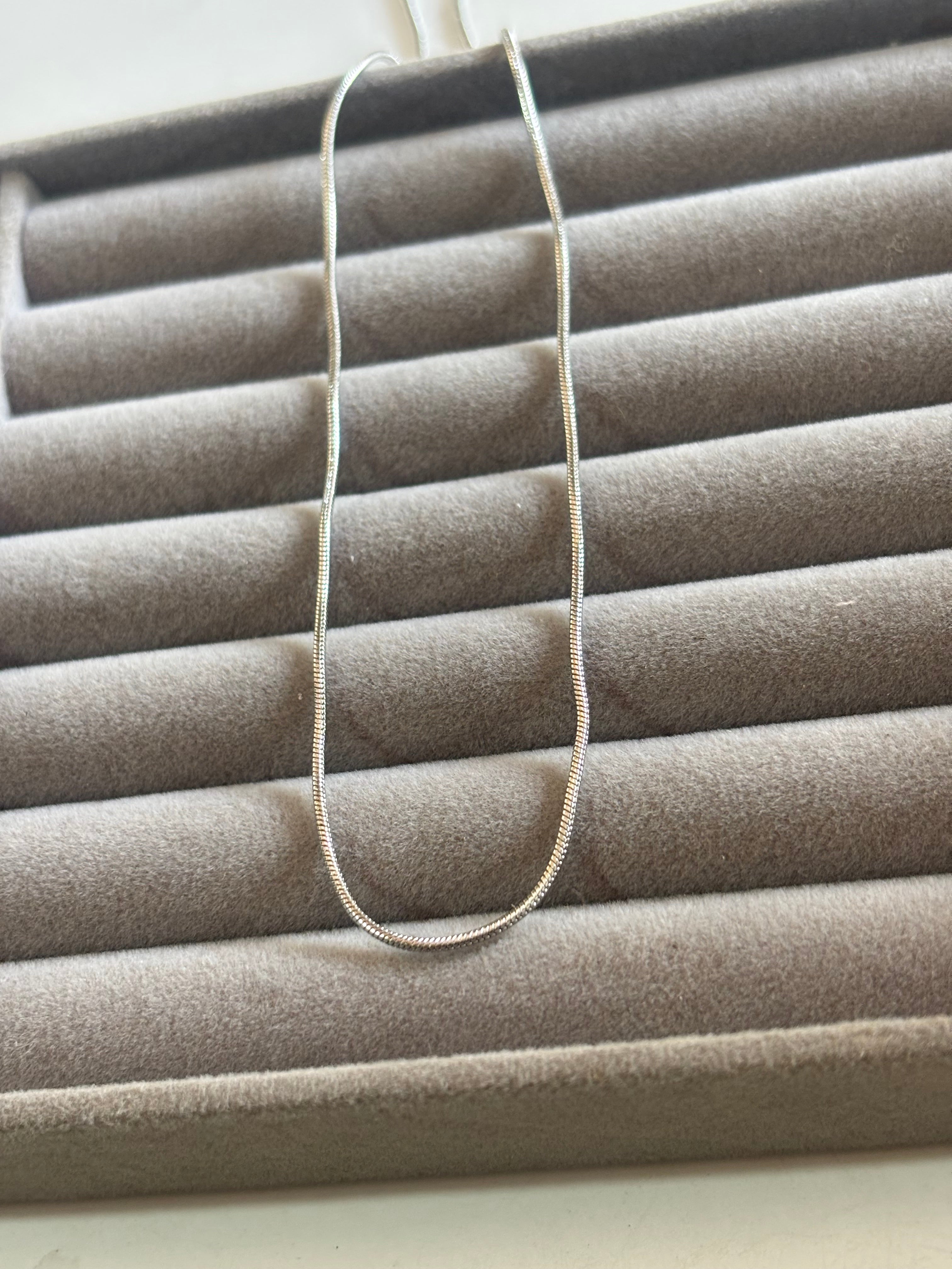 BOLD LINK CHAIN
