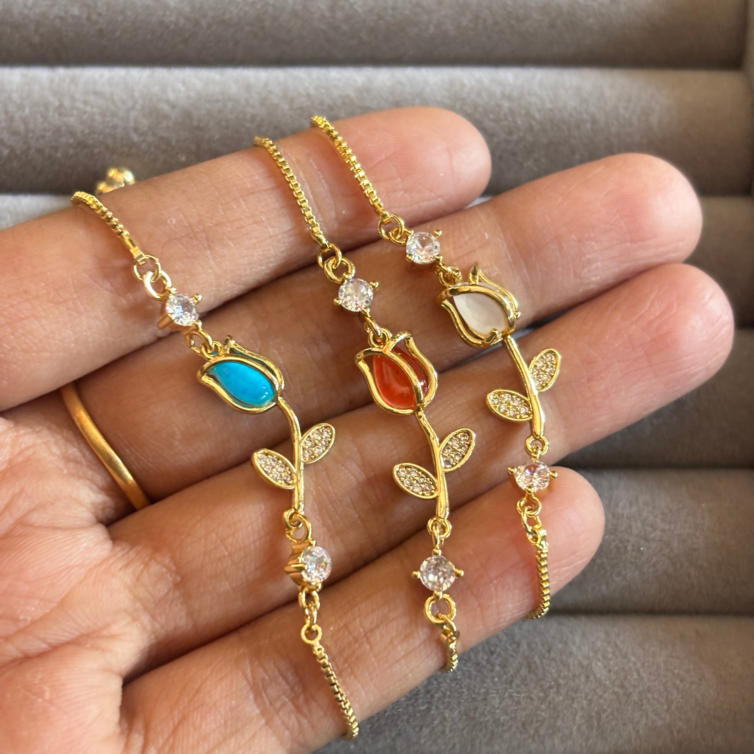 Tulip minimal bracelet