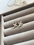 Cross stud