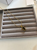 Reversible neckchain