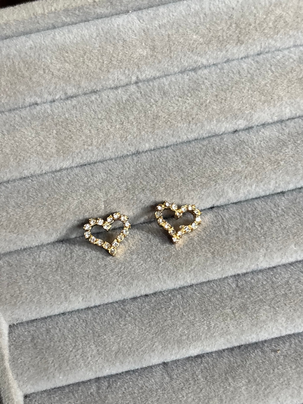 Studded hearts earrings
