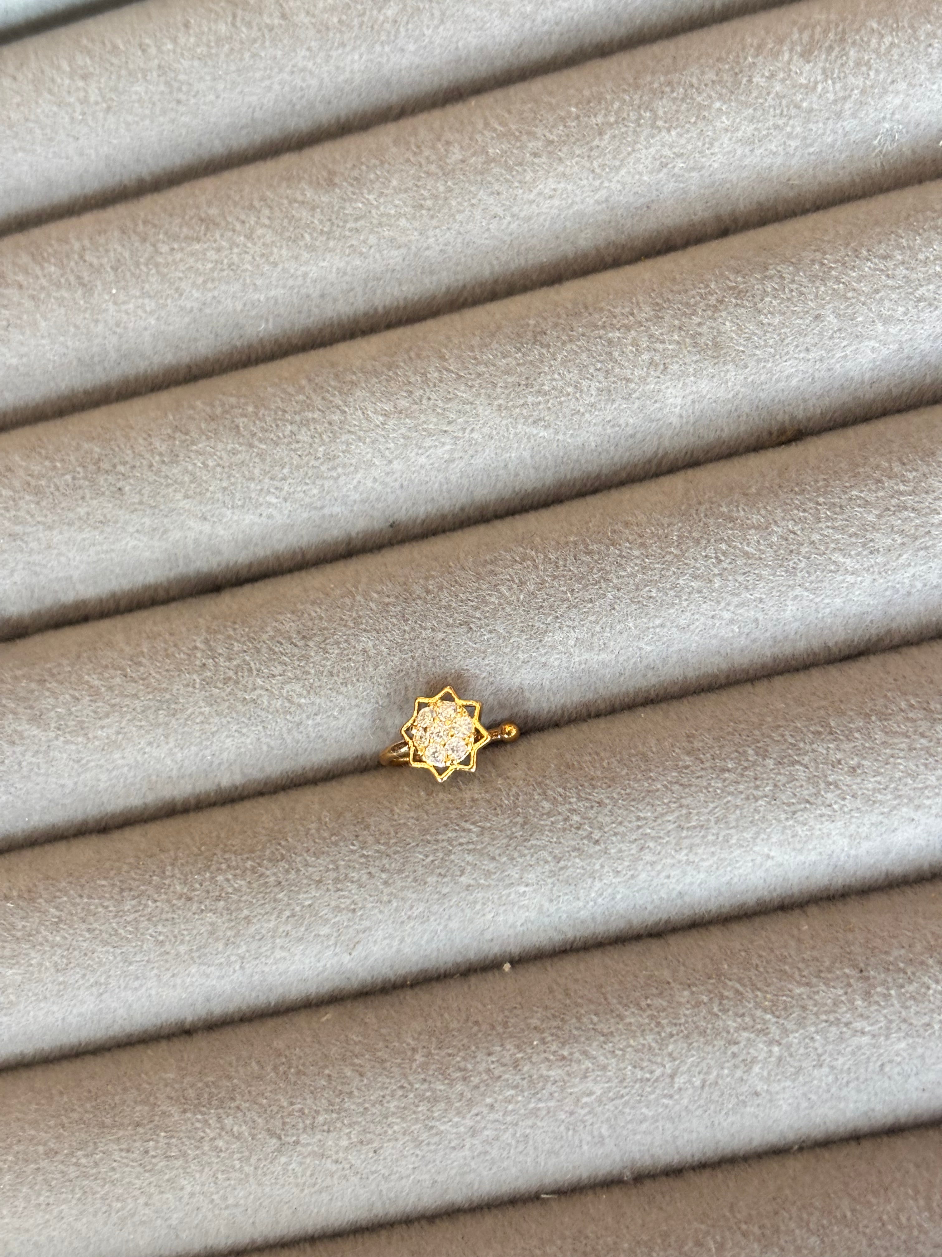 Floral Nose pin