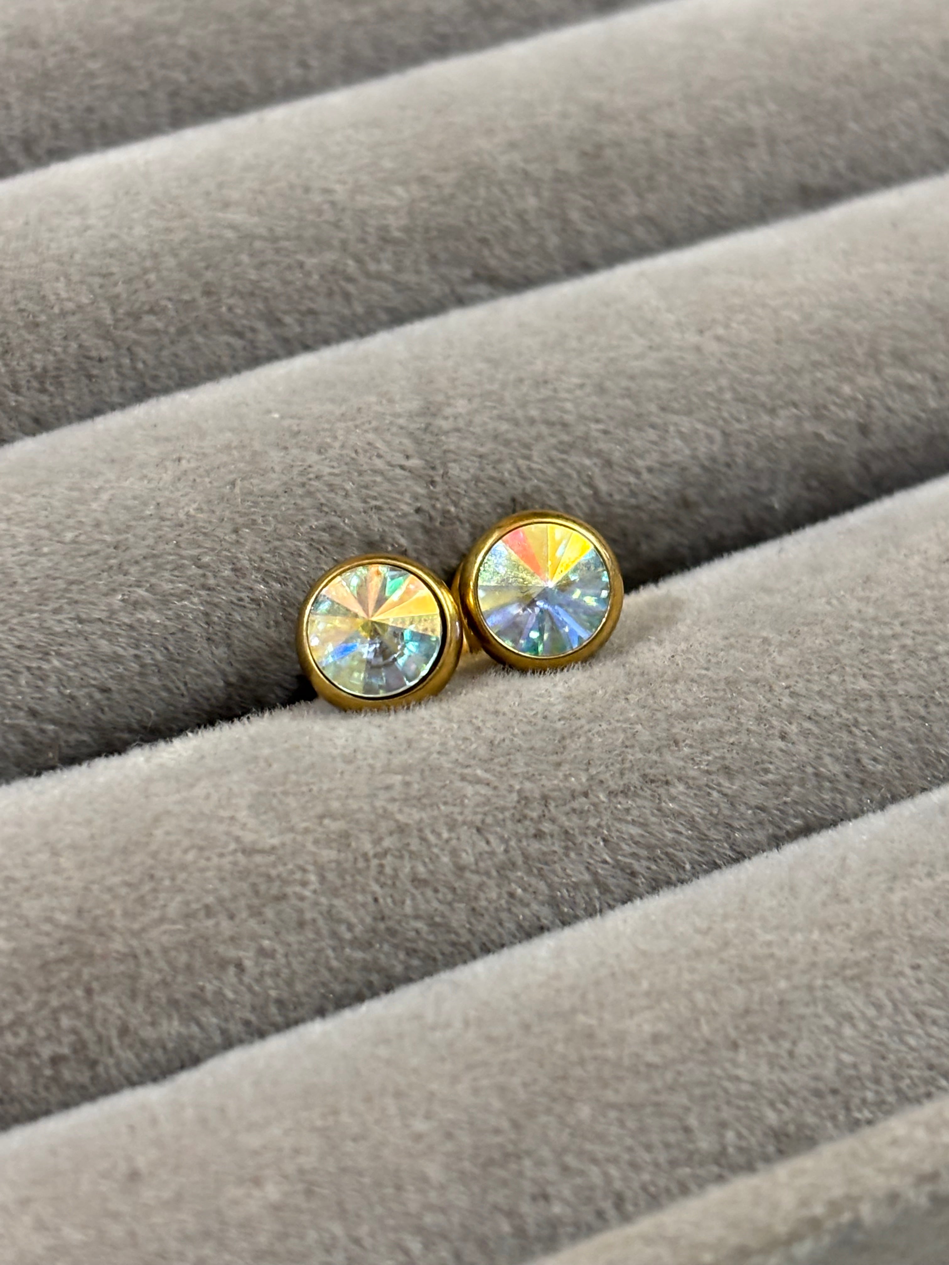Hologram bold stud