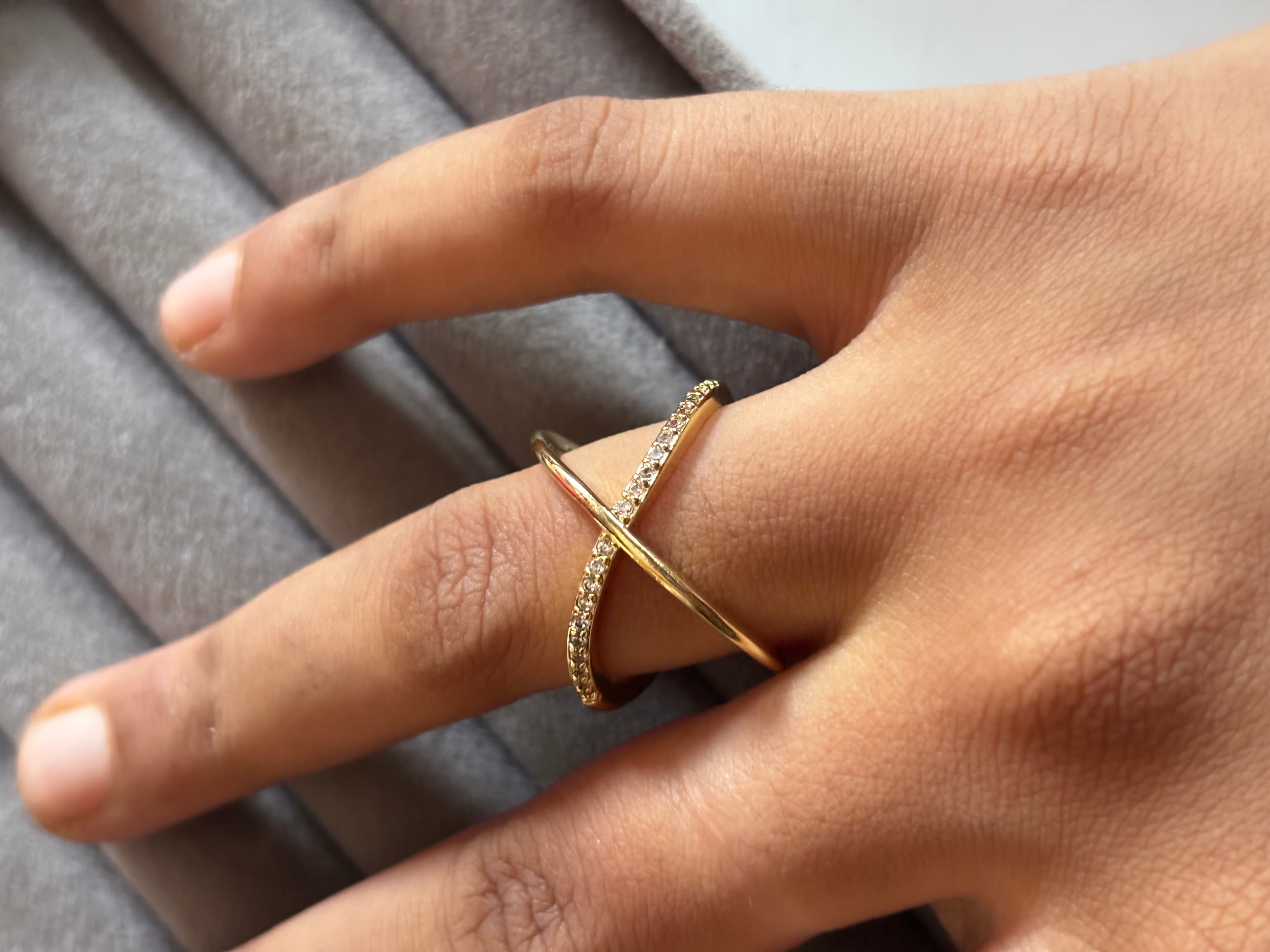 Infinity cross ring