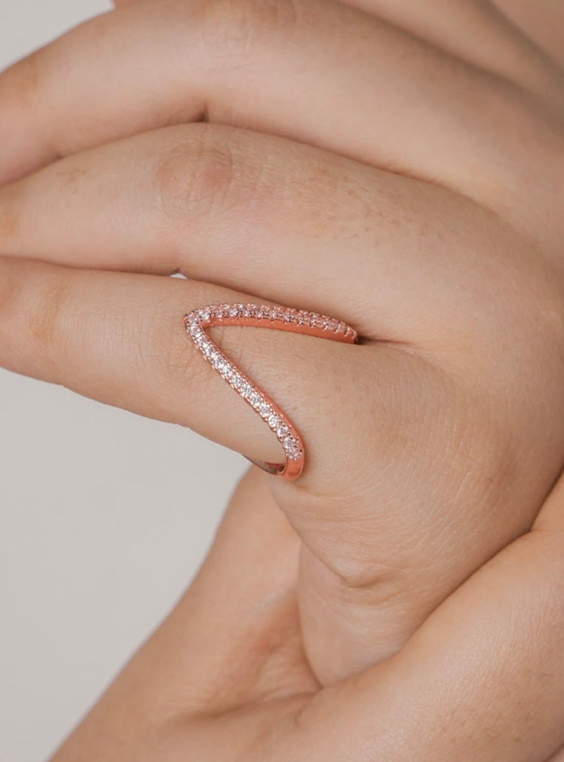 V ring