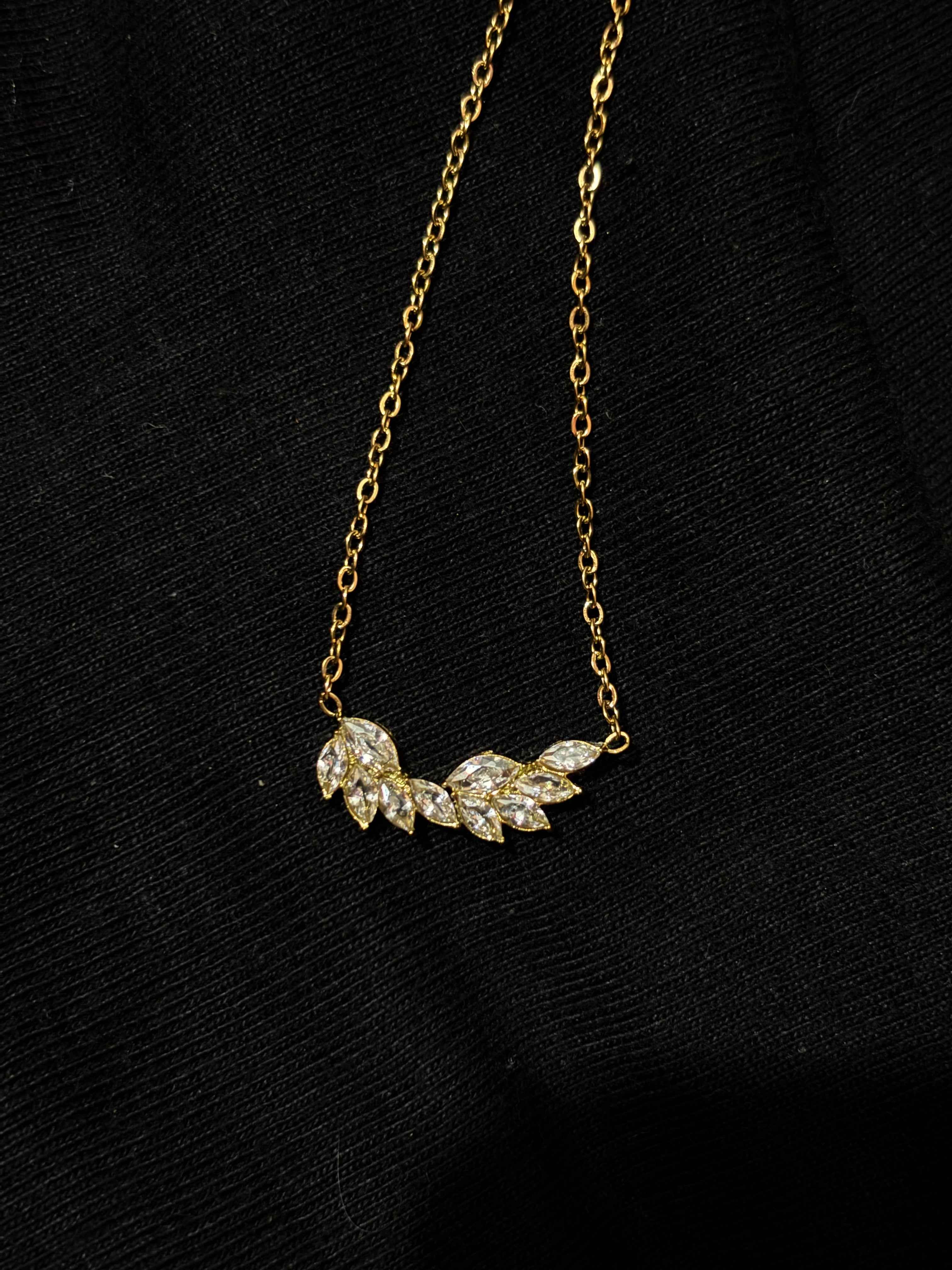 Aurelia Leaf Necklace