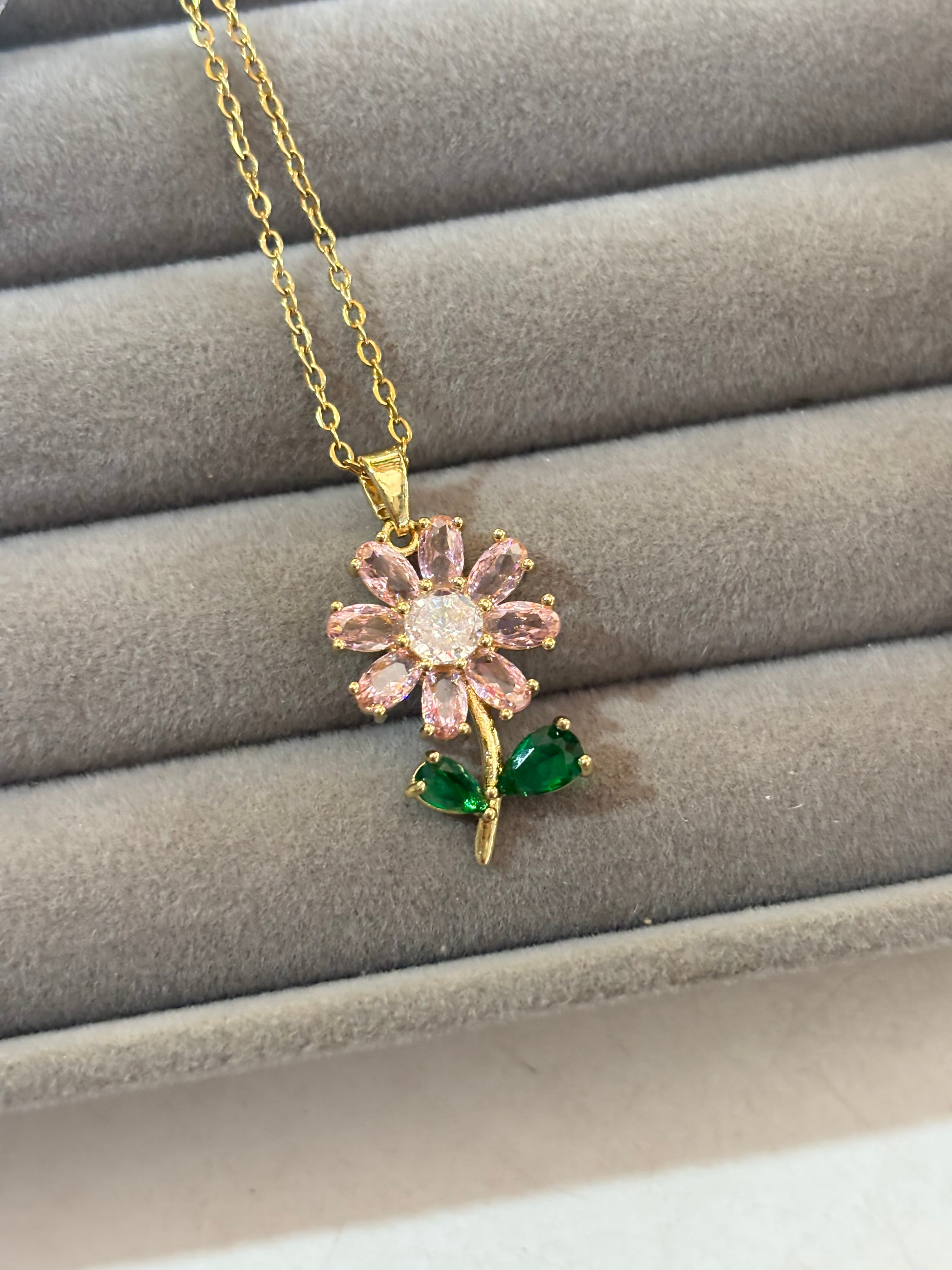Pink petal glow necklace - Hirulythings