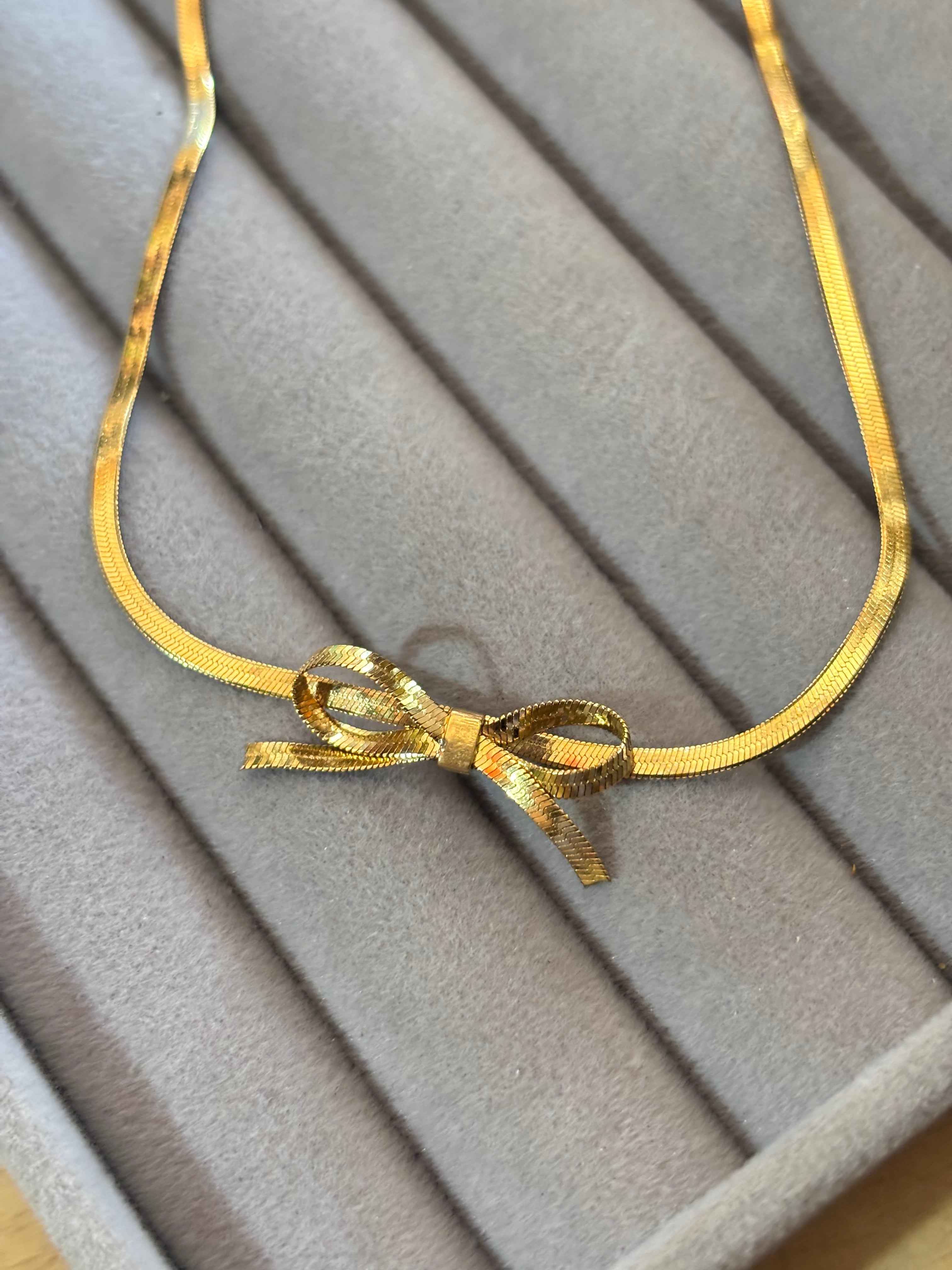 Knotted bow necklace - Hirulythings
