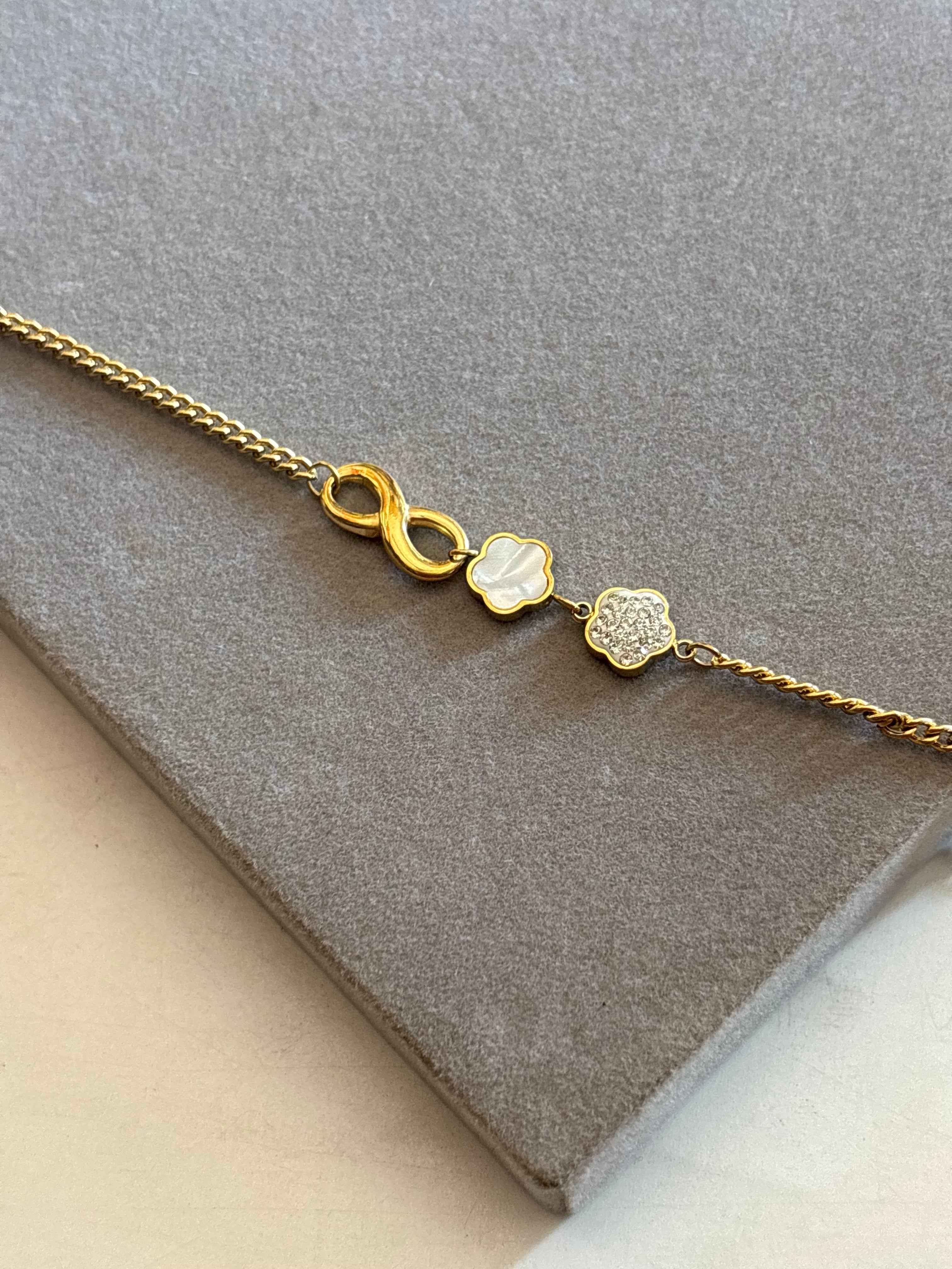 Clover and infinity bracelet - Hirulythings