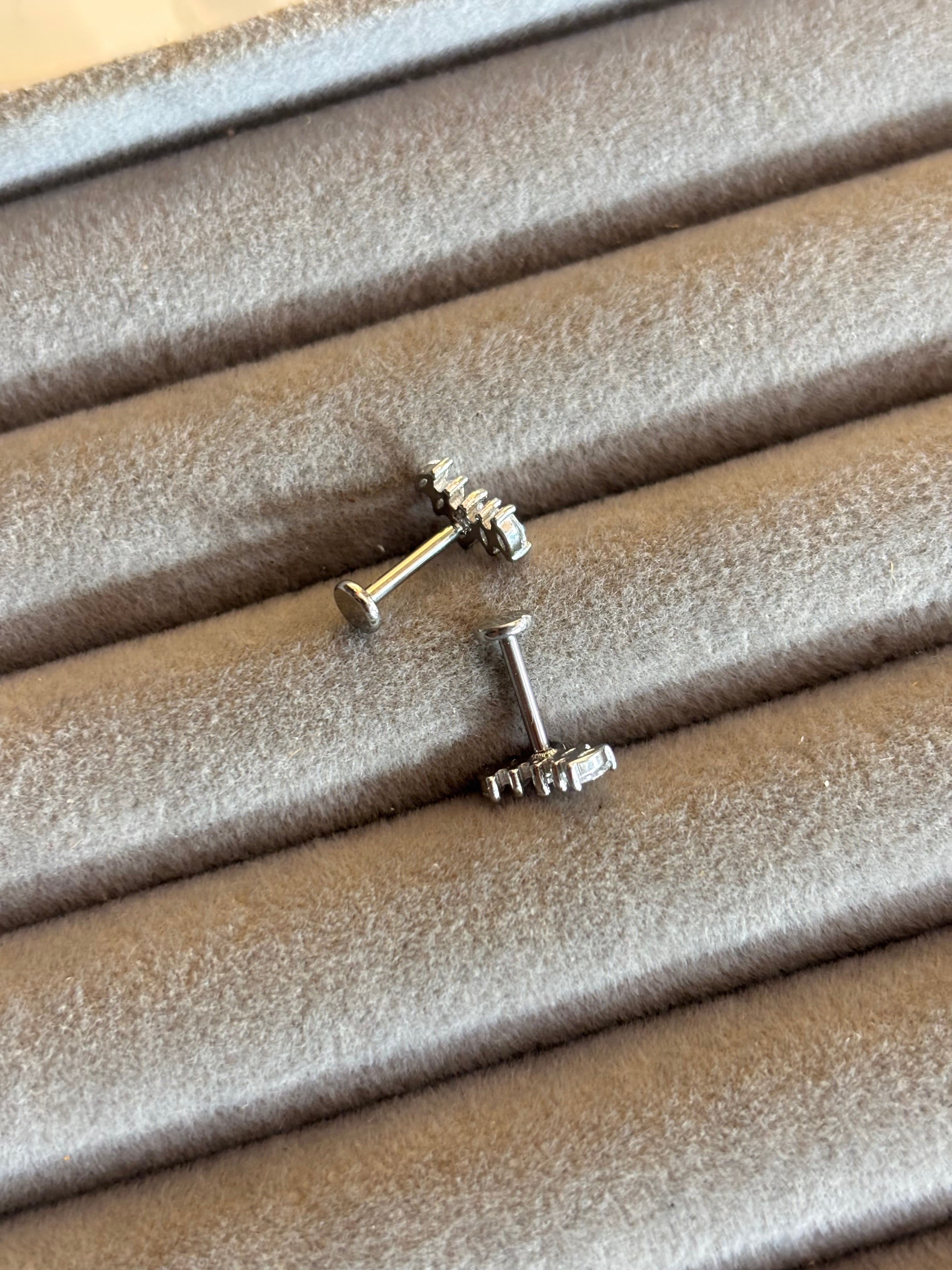 Golden Diamond Vine Stud