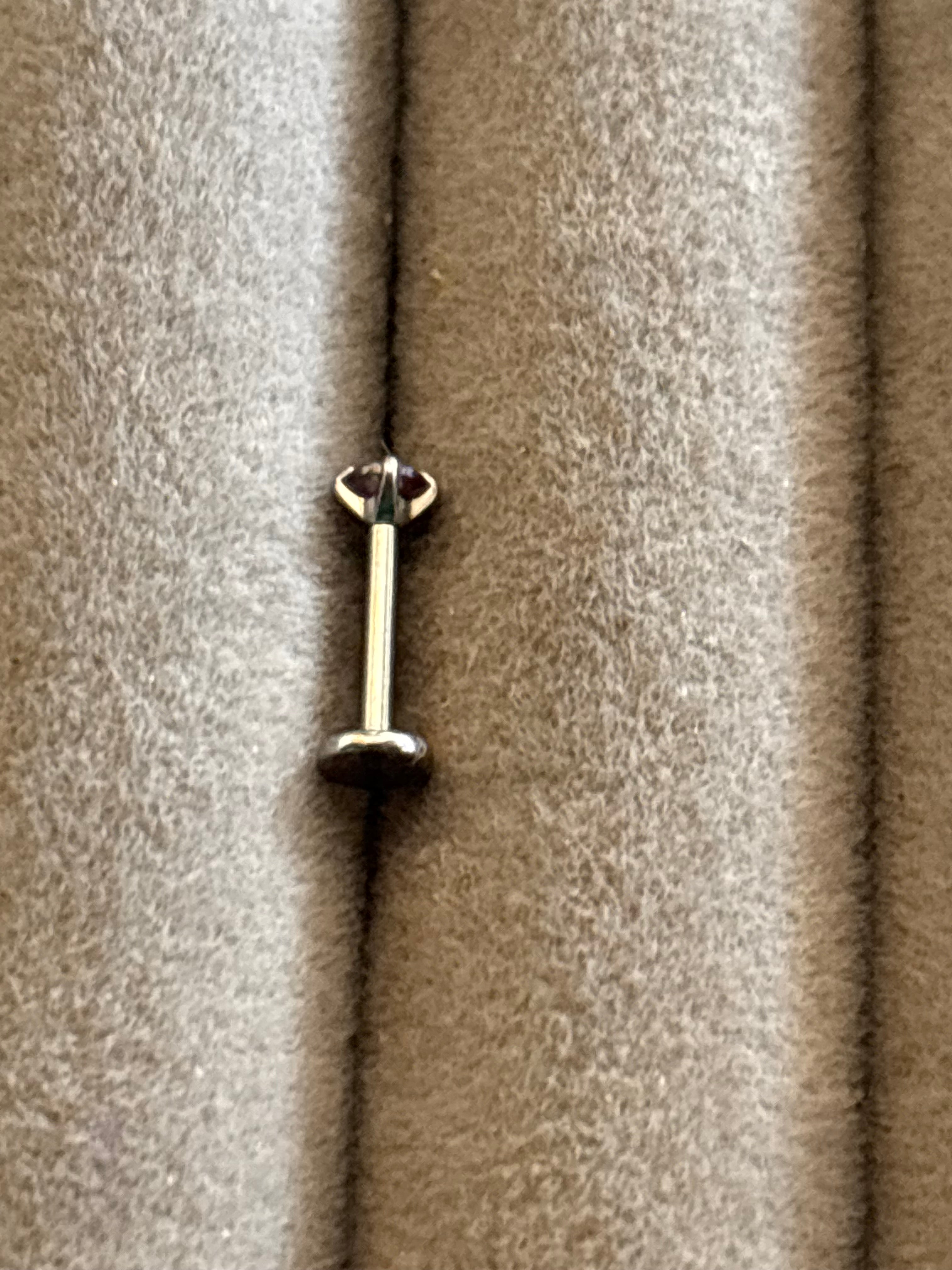 Bottle green stud