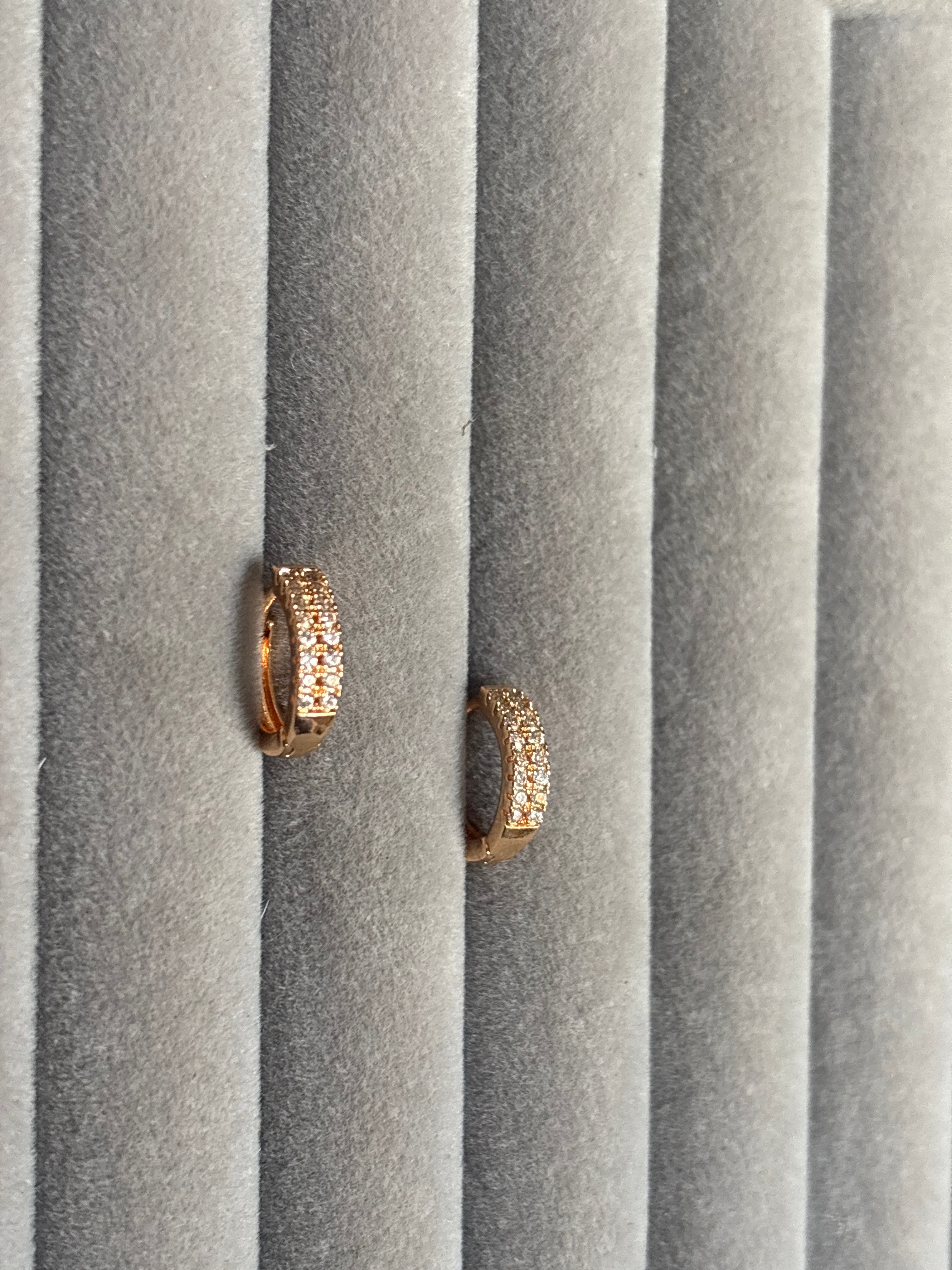 Studded Minimal Hoops
