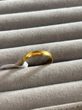 Plain curved ring