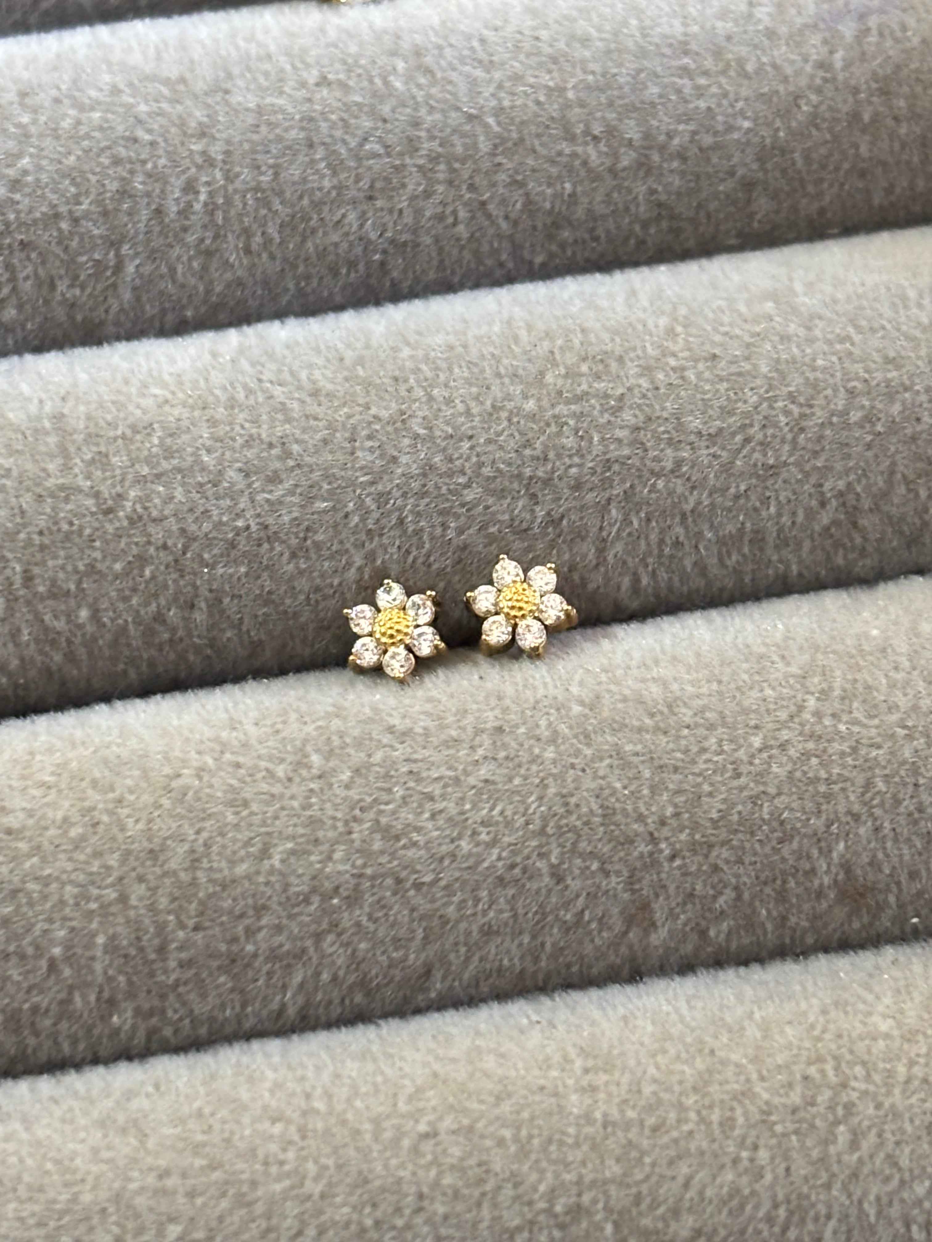 Dainty Sunflower studs
