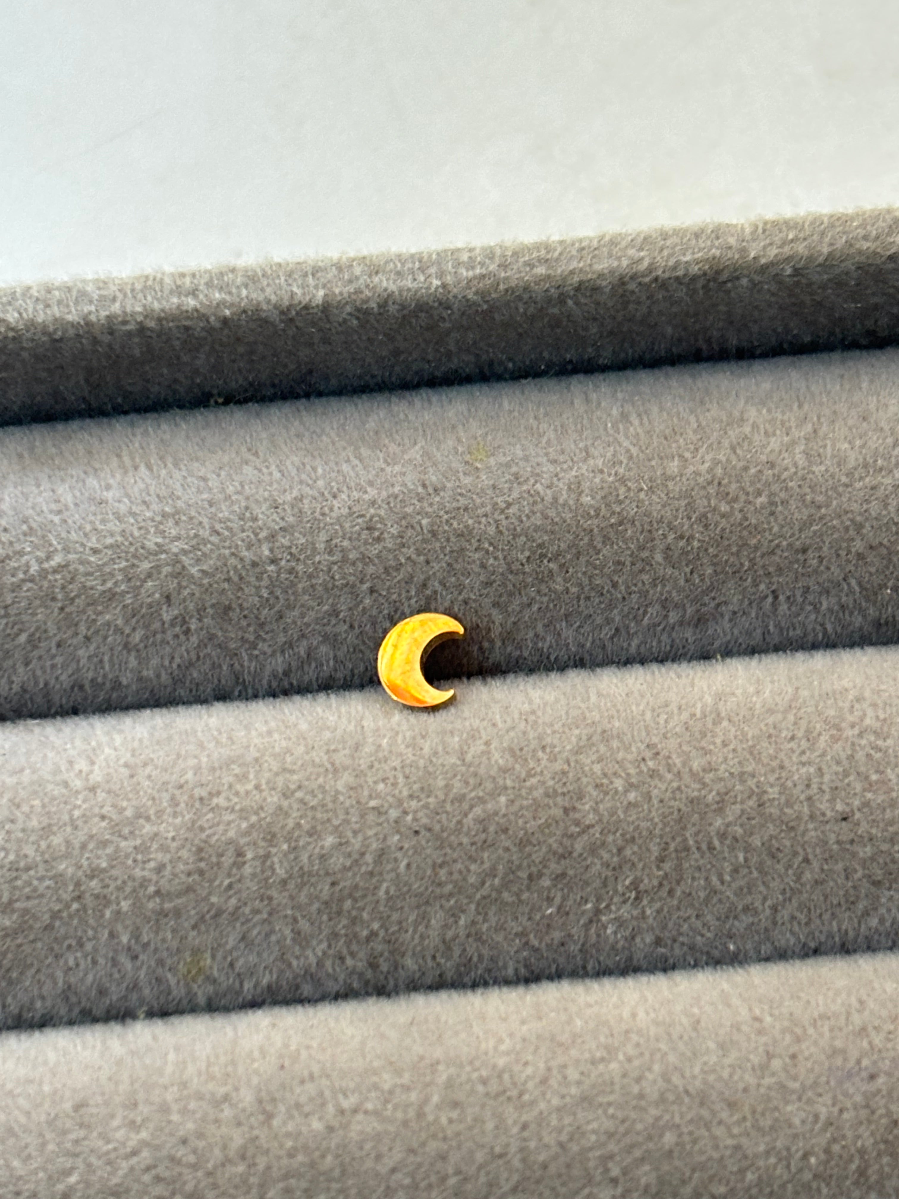 Solid crescent moon studs