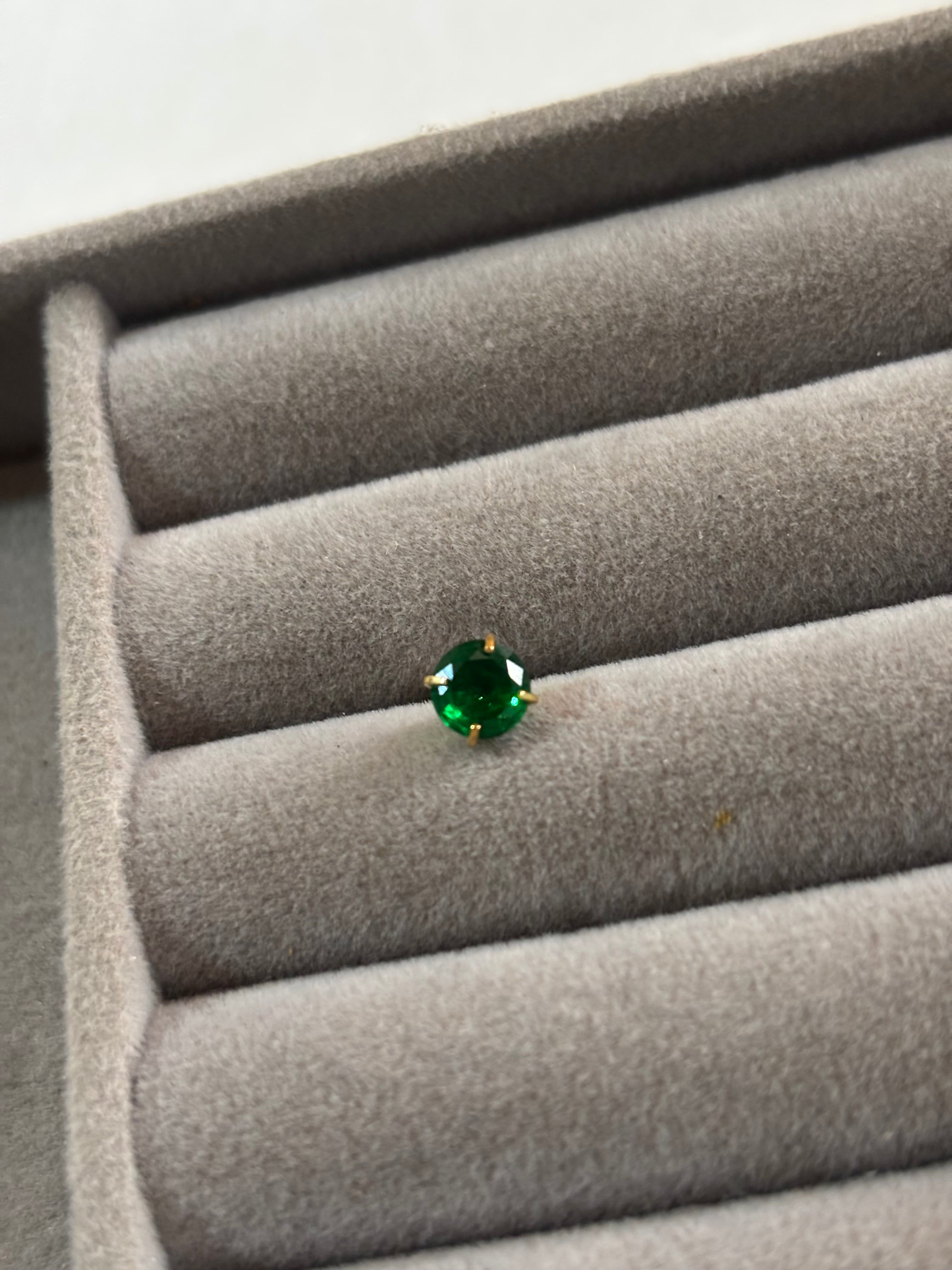 Vibrant studs