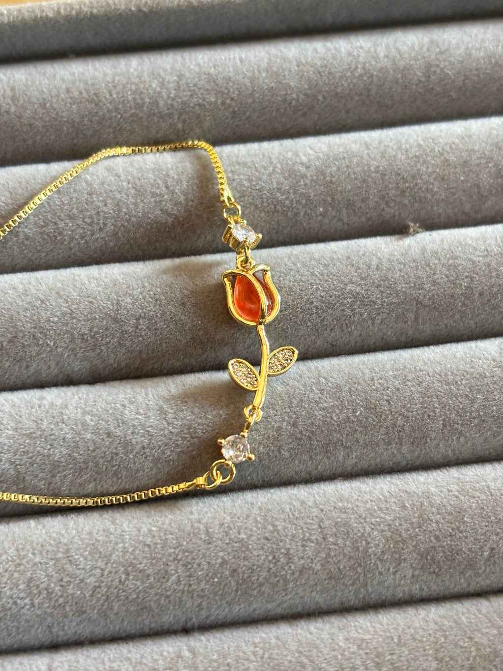 Tulip minimal bracelet - Hirulythings