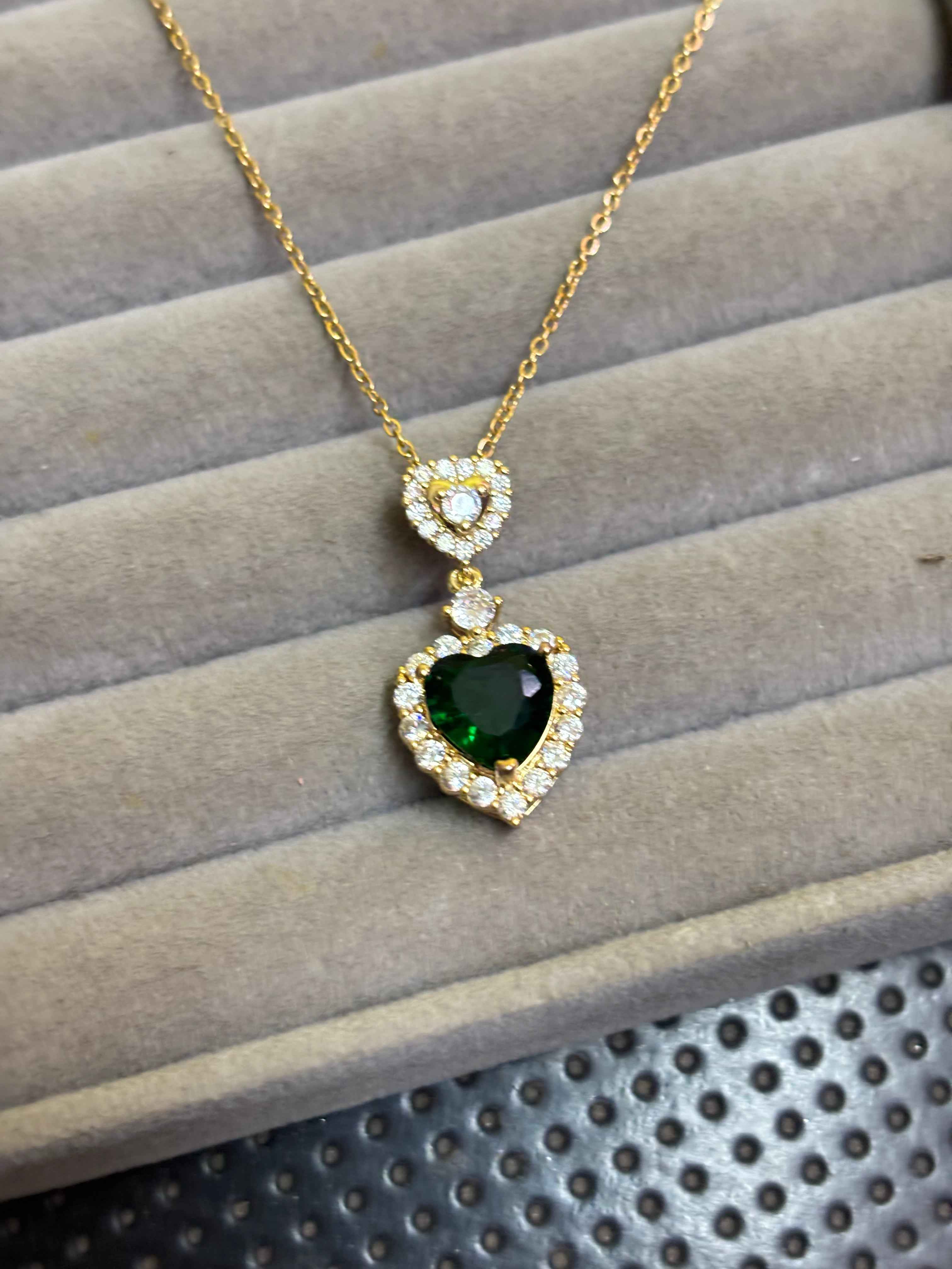 Princess noor emerald necklace