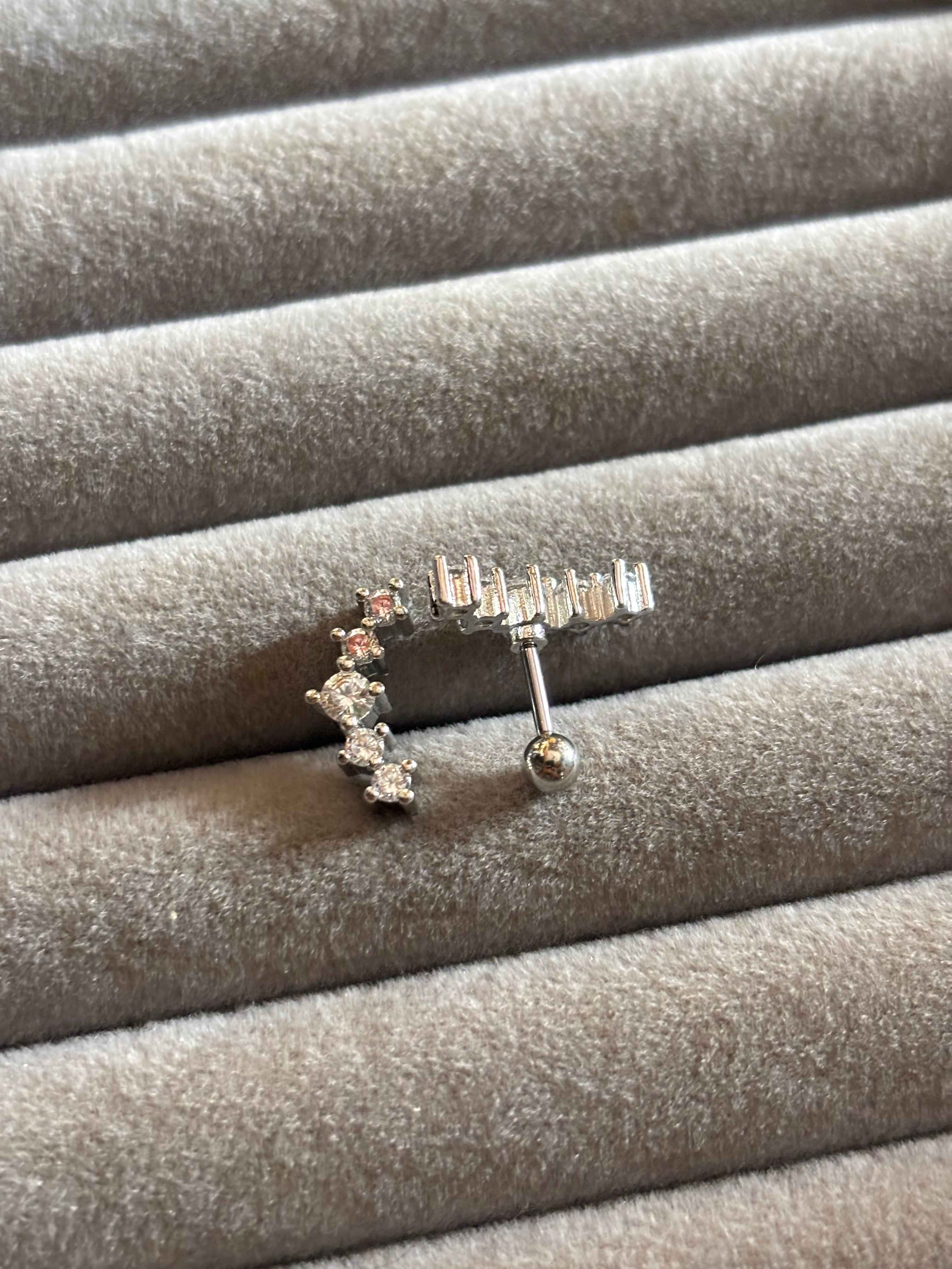 Curved Line dotted stud