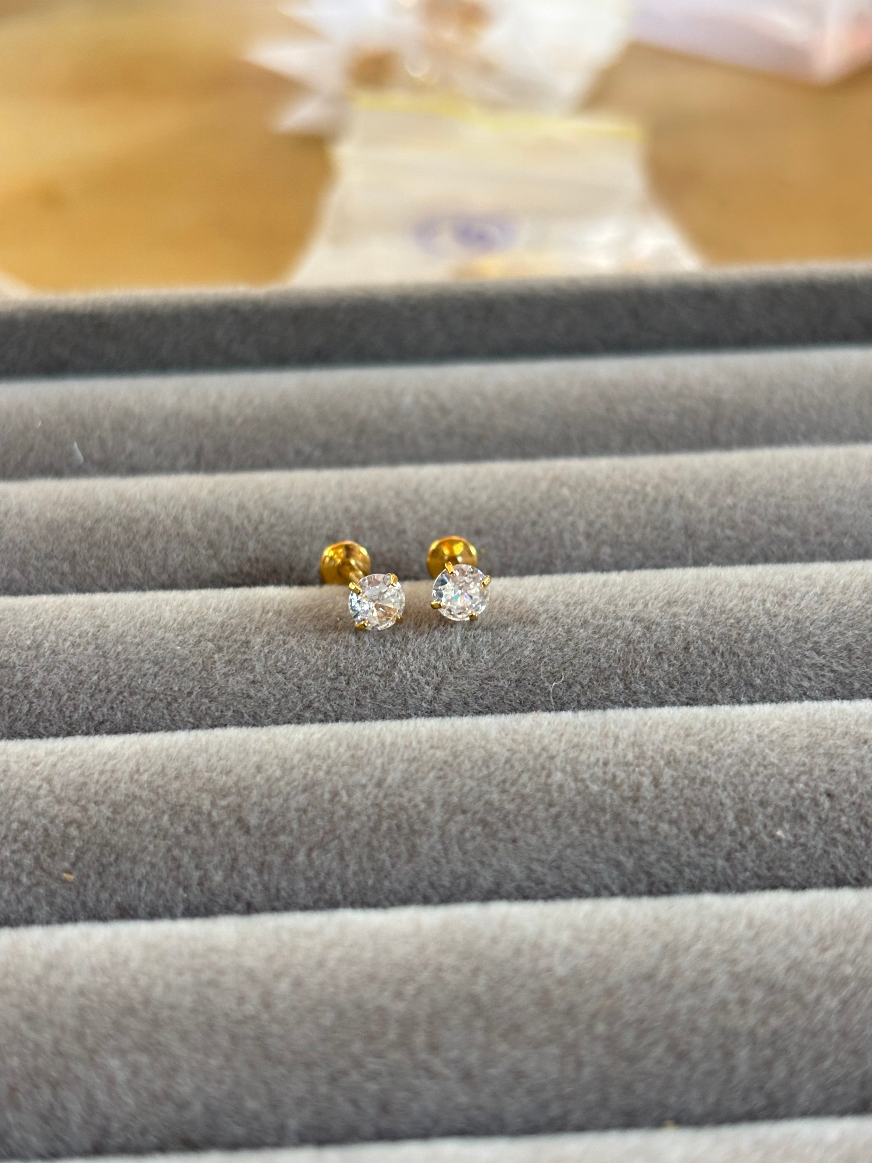 Circular Stone stud