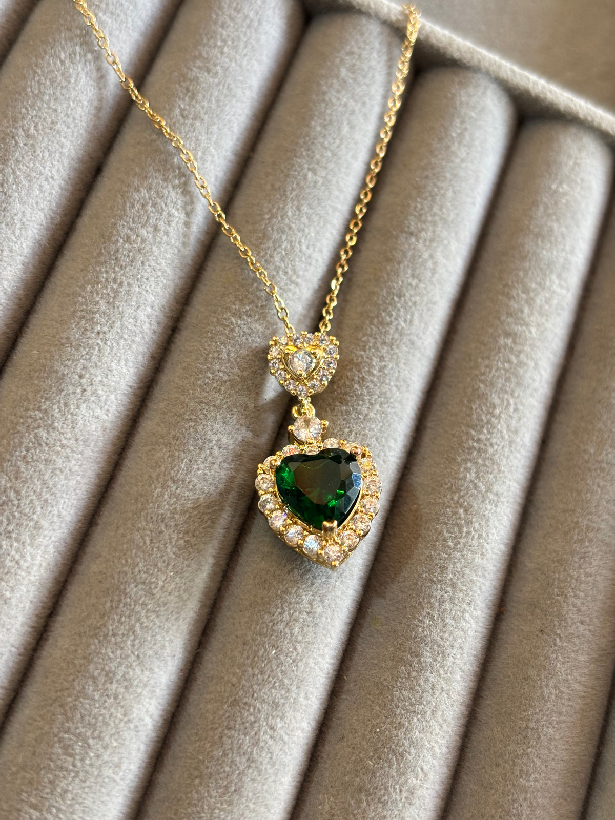 Princess noor emerald necklace