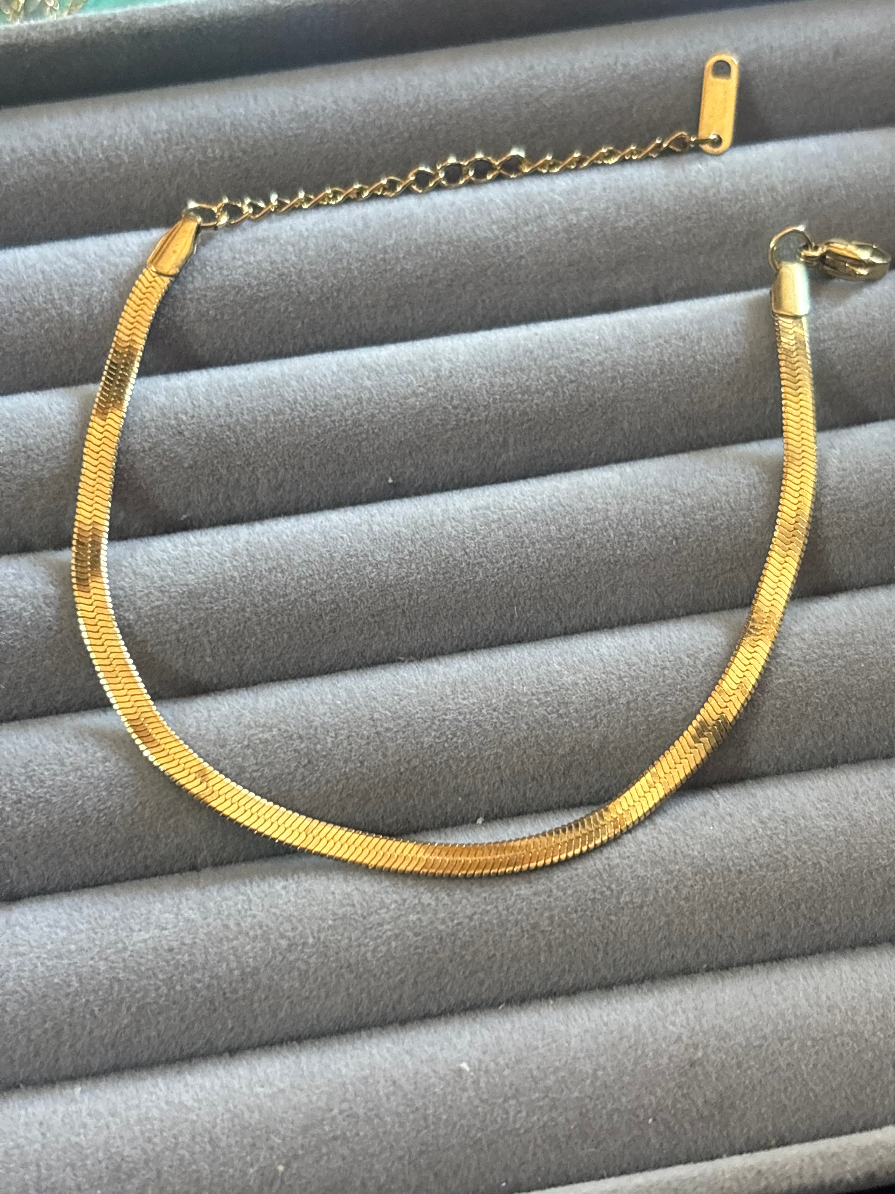 Plain bracelet