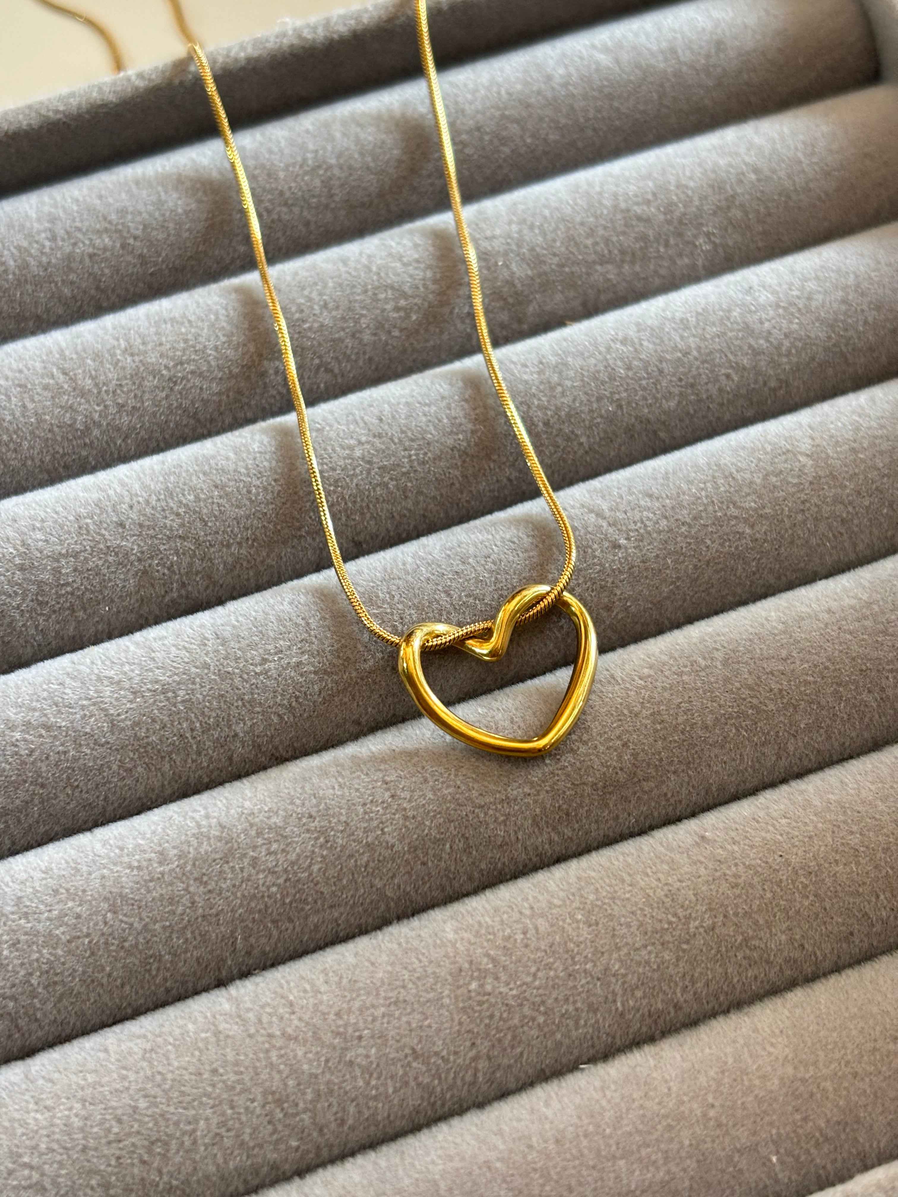Tangled heart necklace - Hirulythings