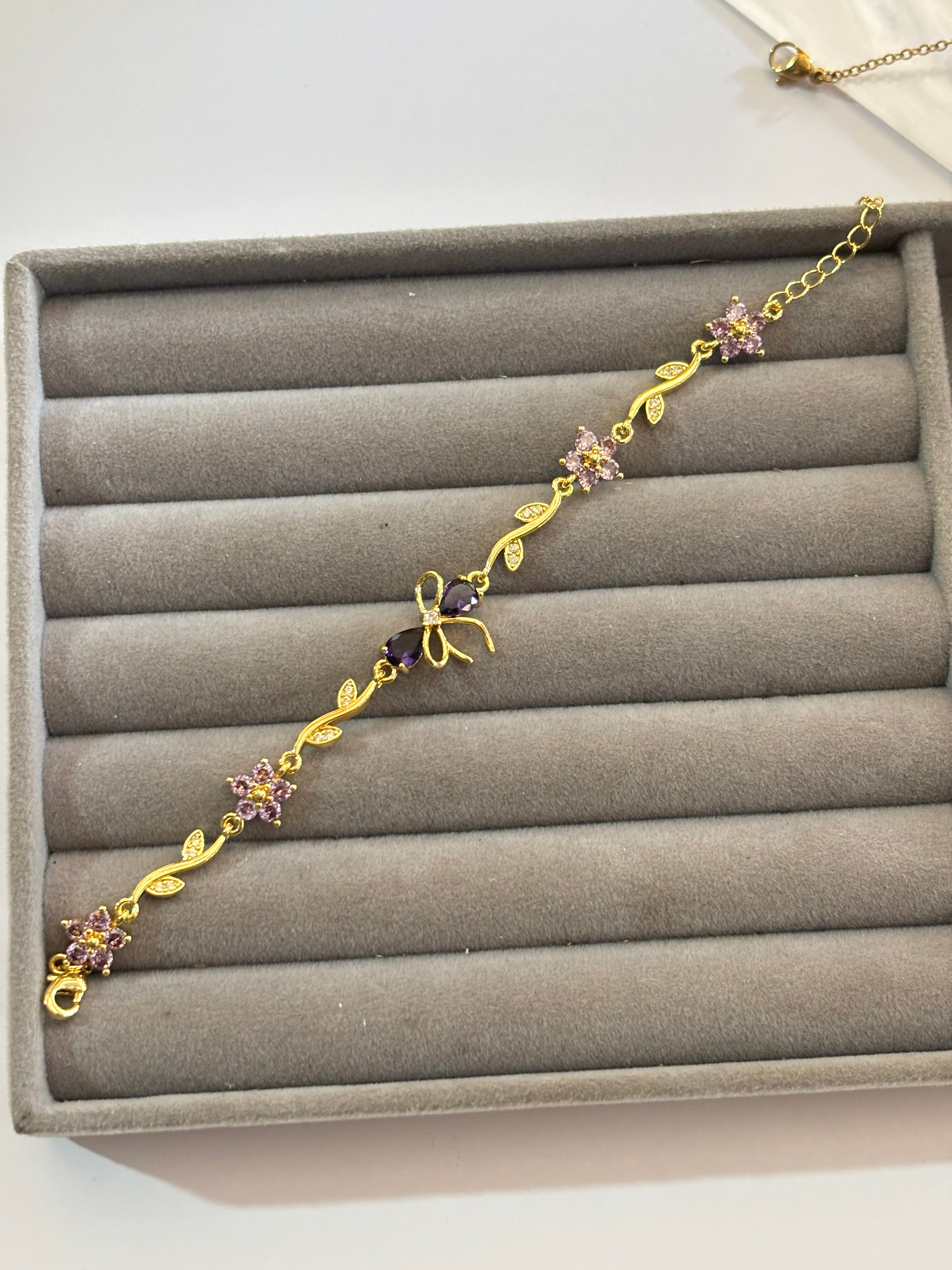 Bow bracelet