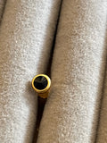 Bezel black round cut stud