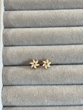 Floral stud - Hirulythings
