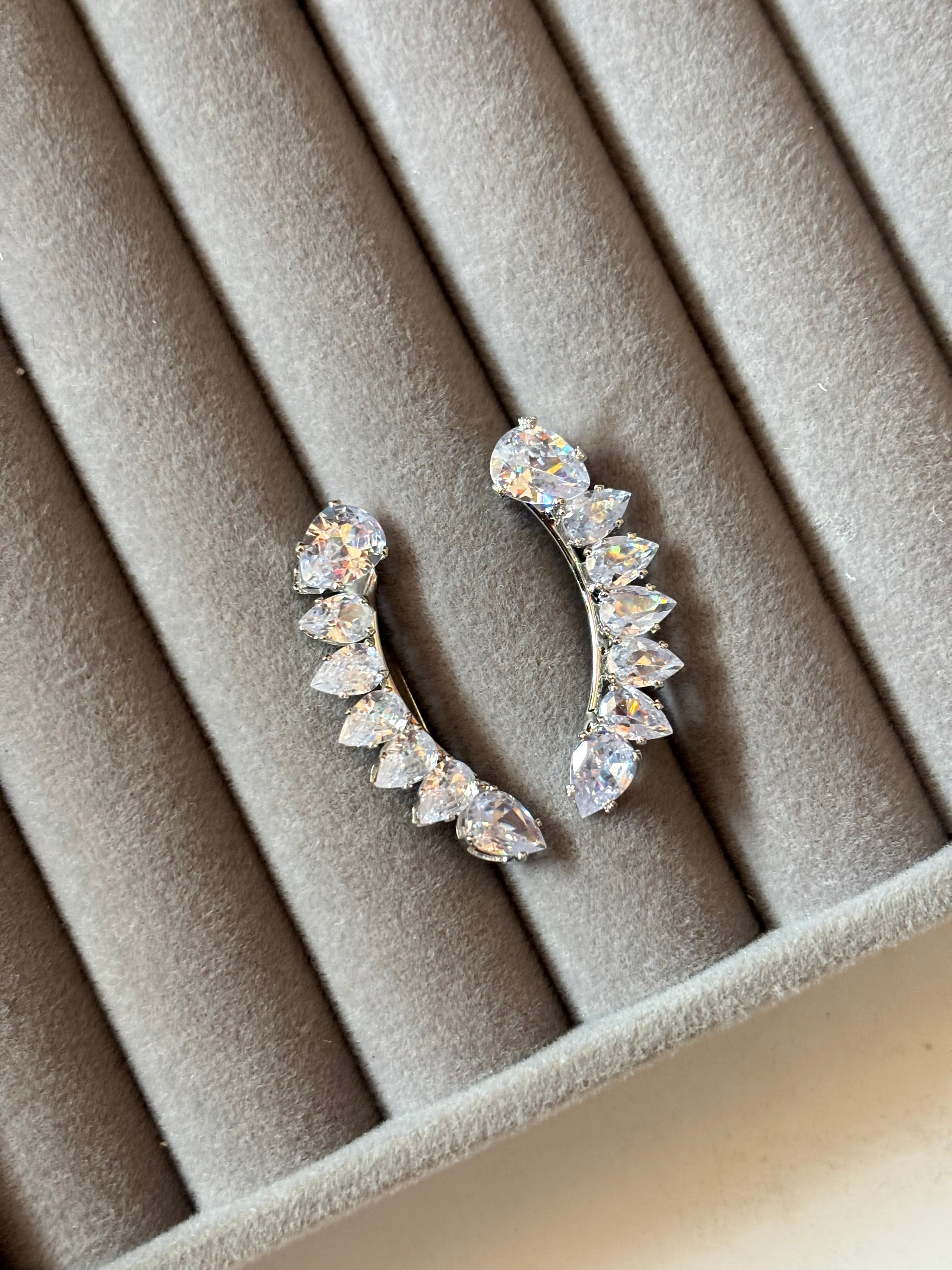 Oval Earcuff