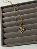 Dreamy leaf chain