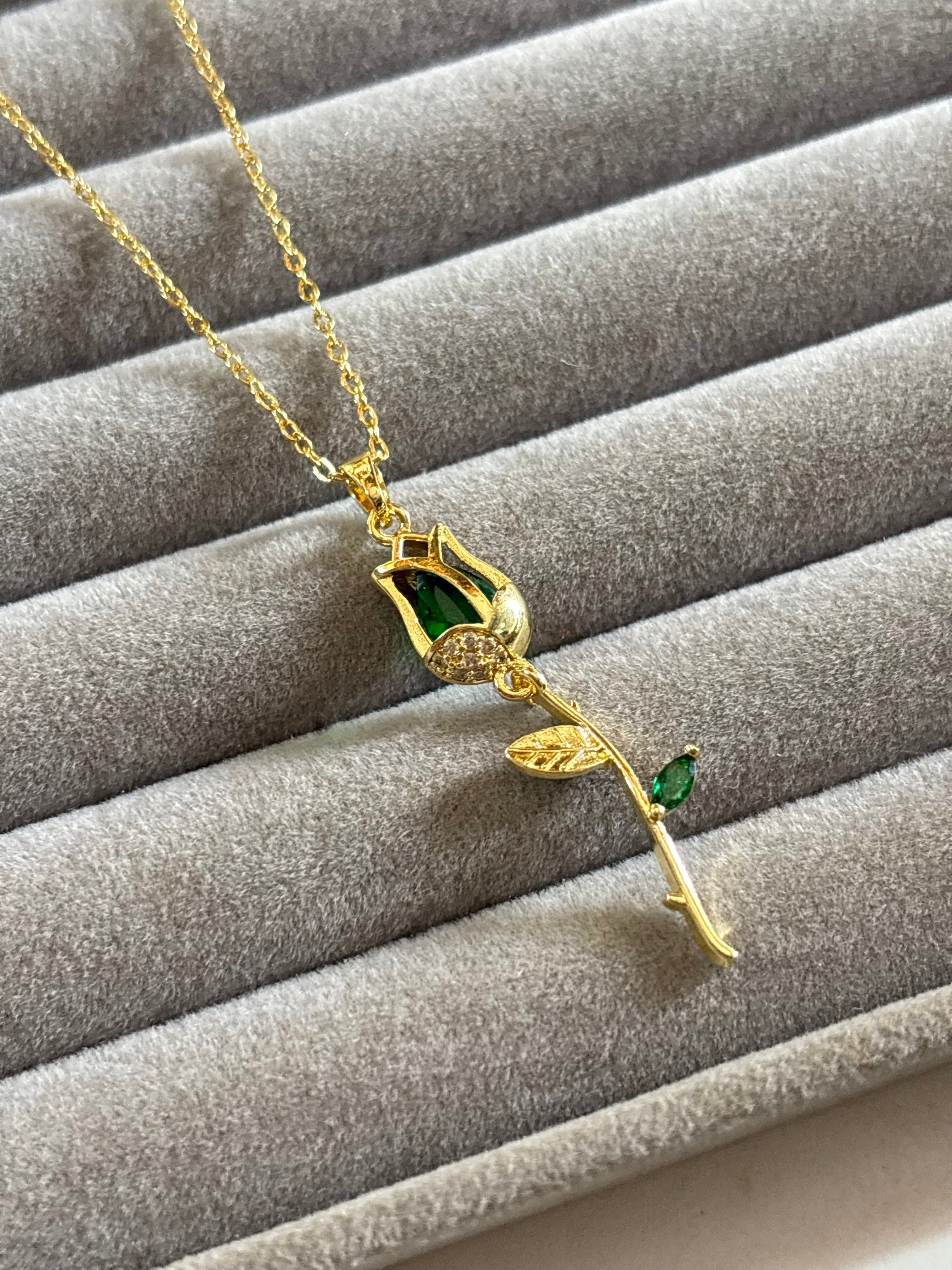 Tulip graden neckpiece