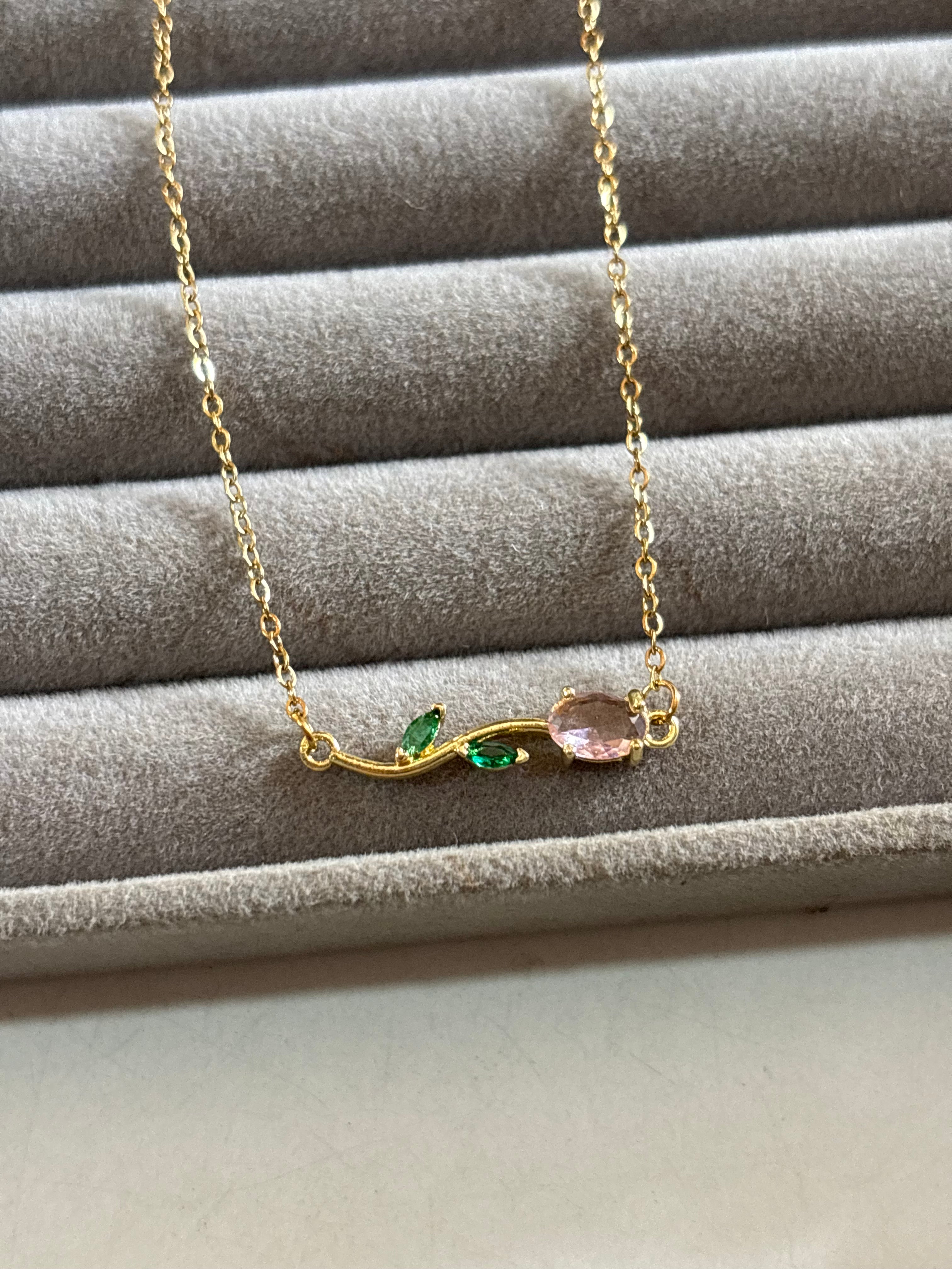 Tulip horizontal pendant necklace