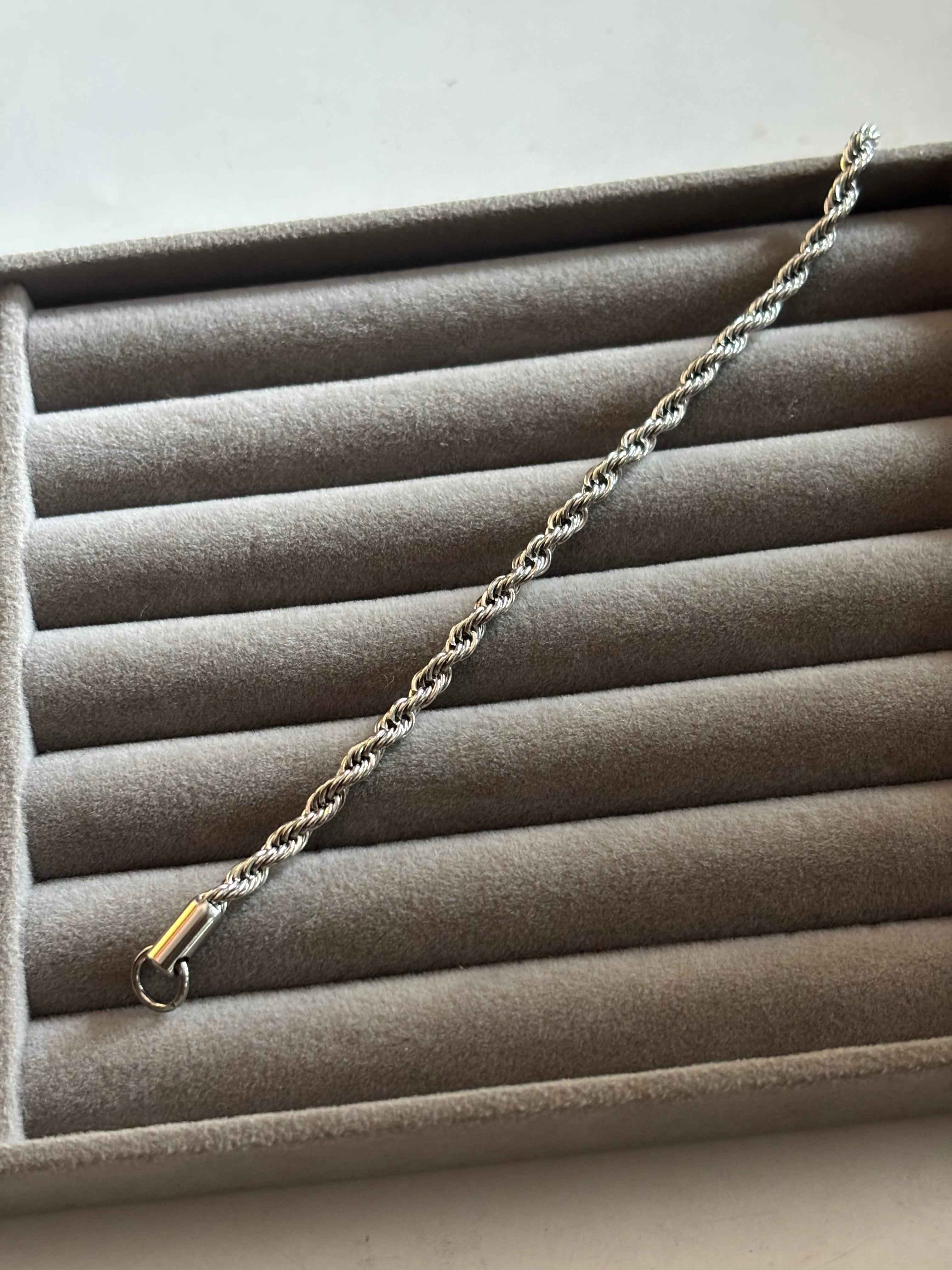 Rope bracelet