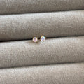 Hologram stud