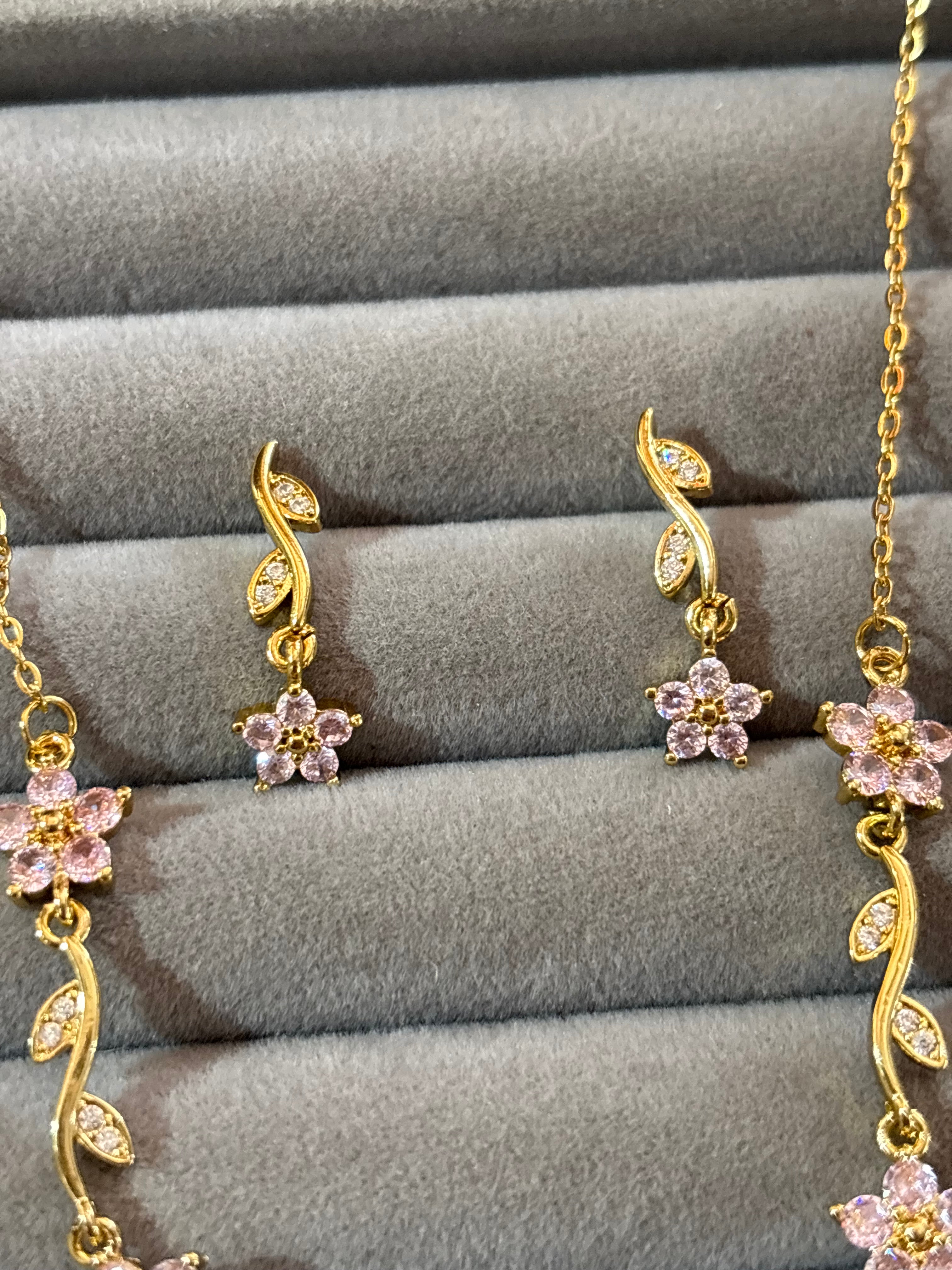 Bow and floral combo set