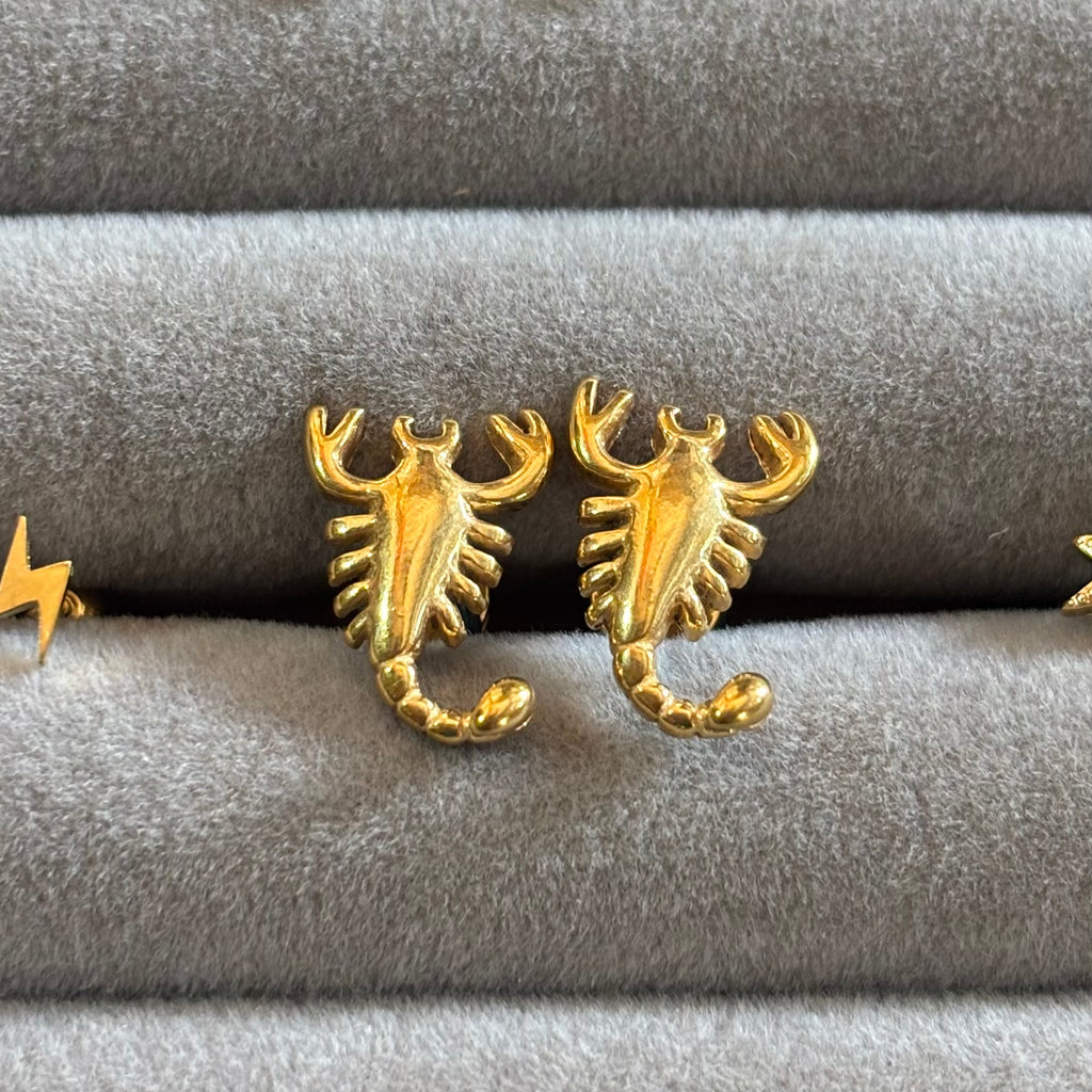 Scorpion stud